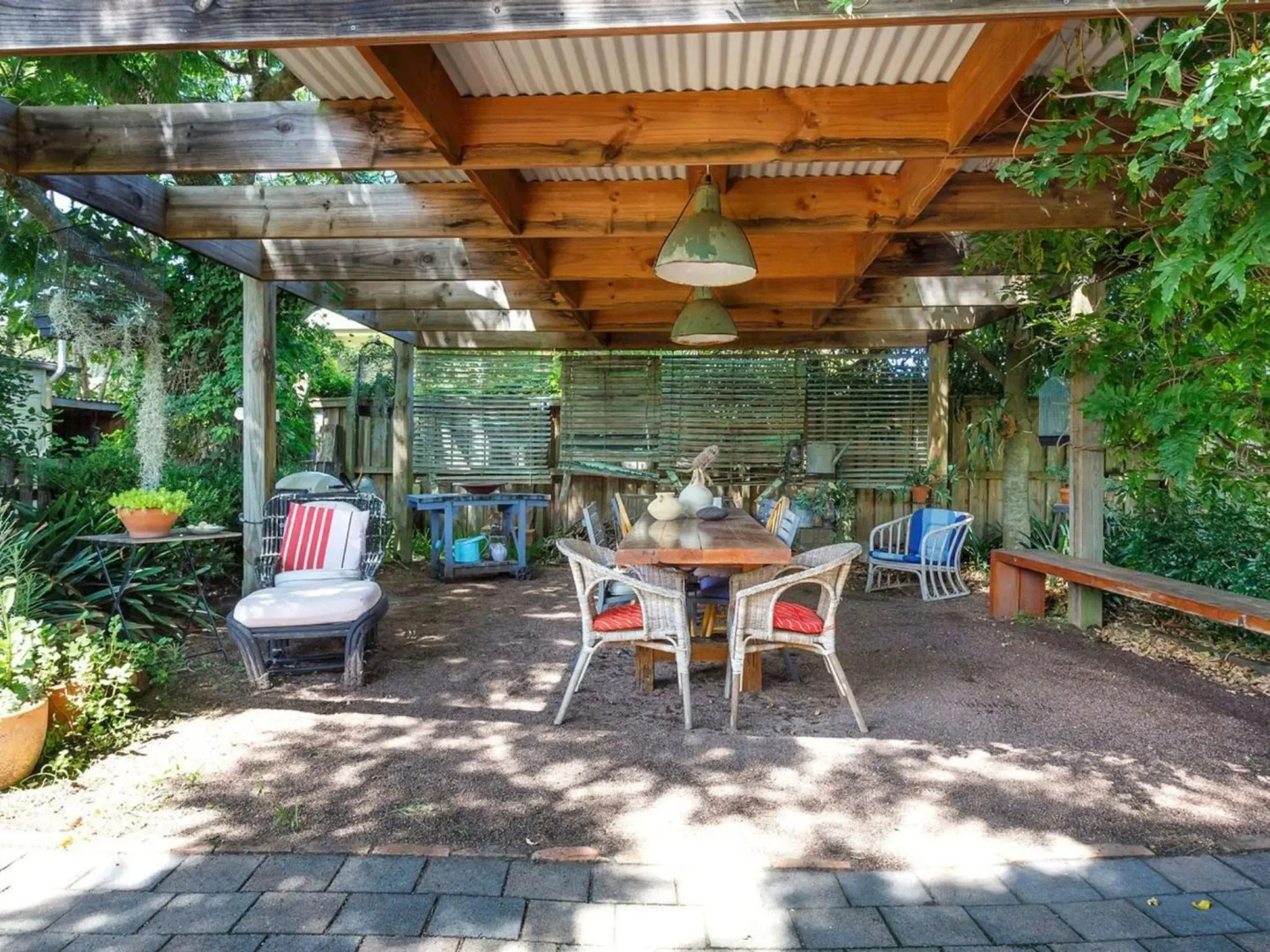 Witts Oasis Two traditional Tea Gardens cottages