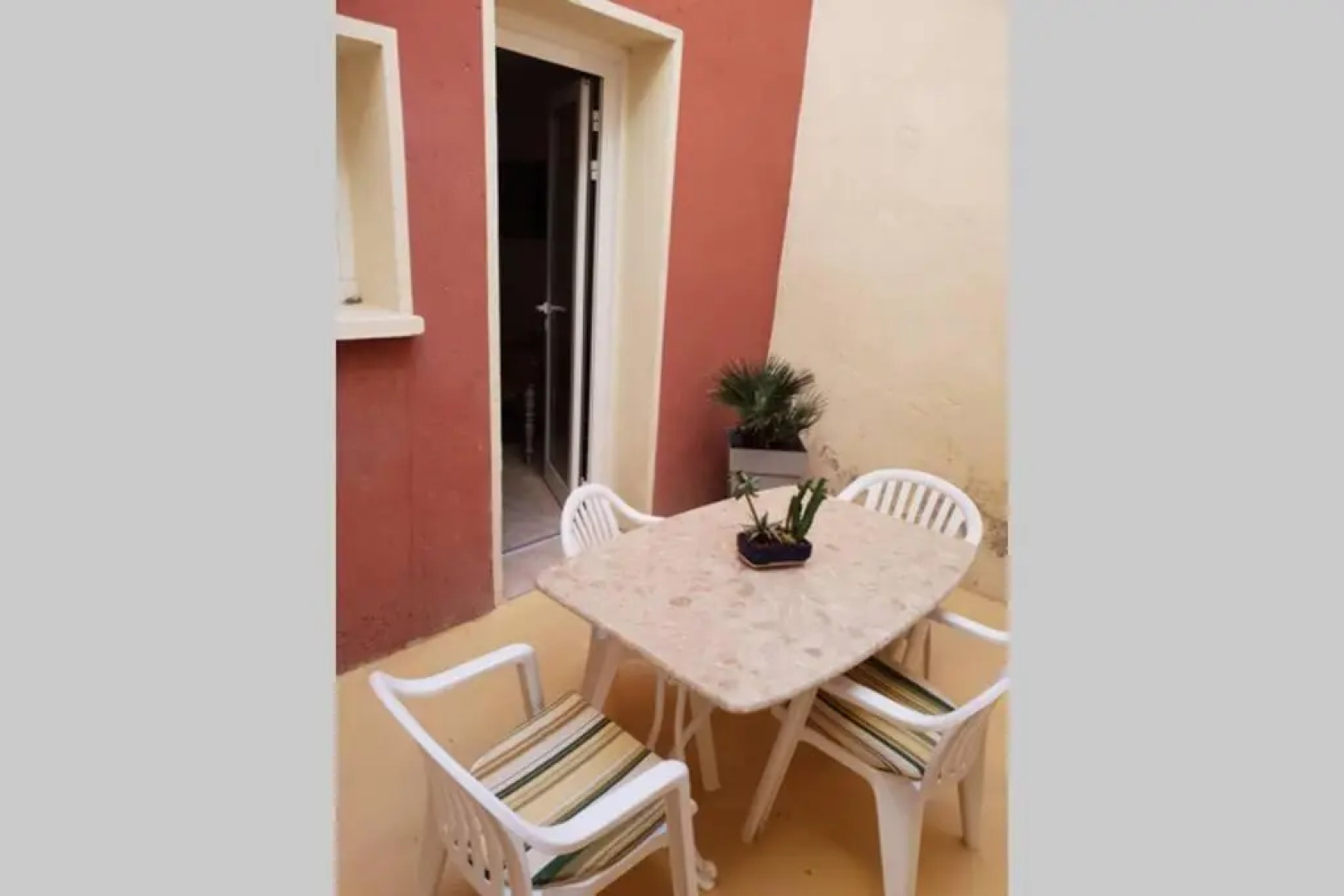 Charmante maison de ville F3 avec garage et cour