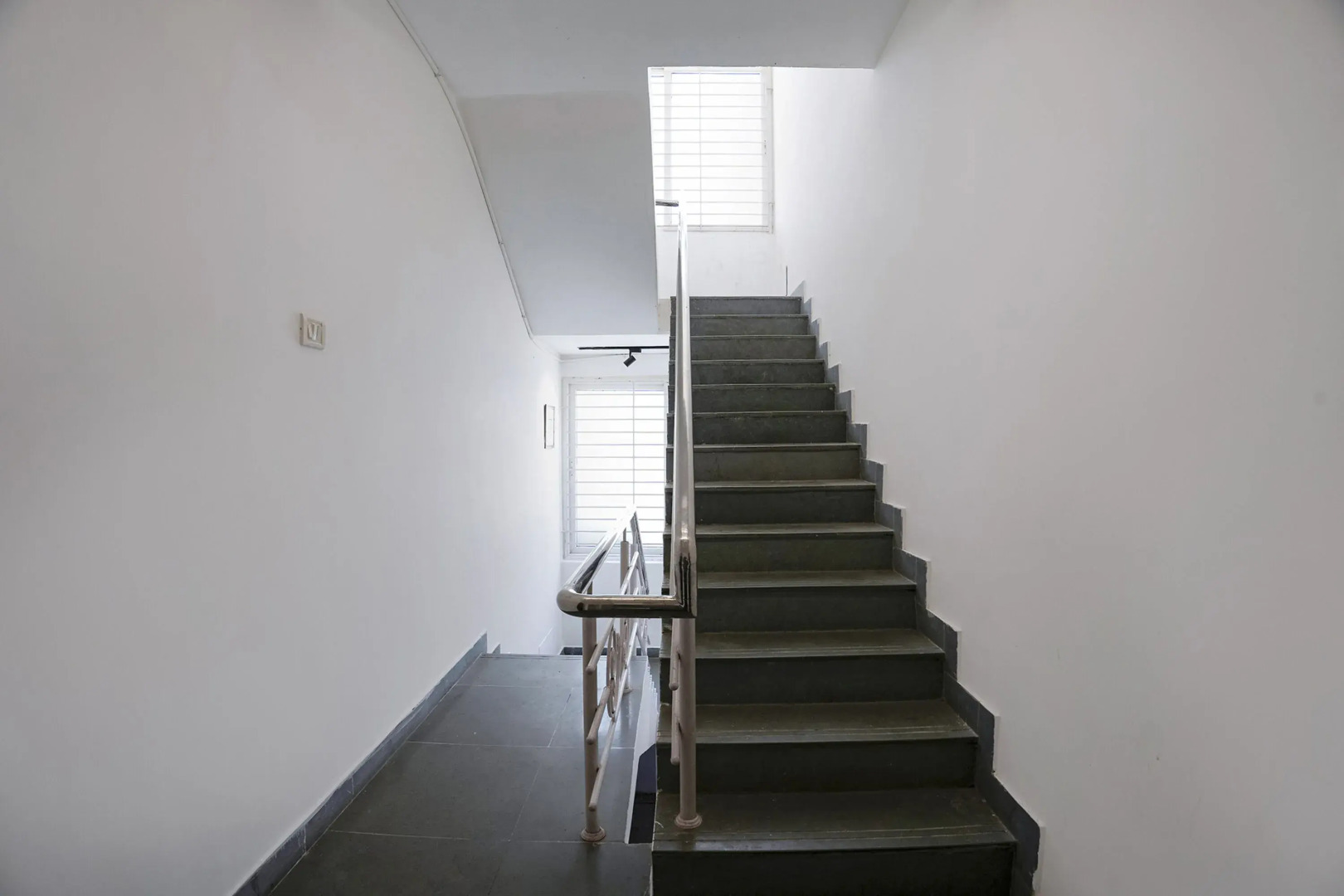 OYO 24052 Flagship Covelong Residency