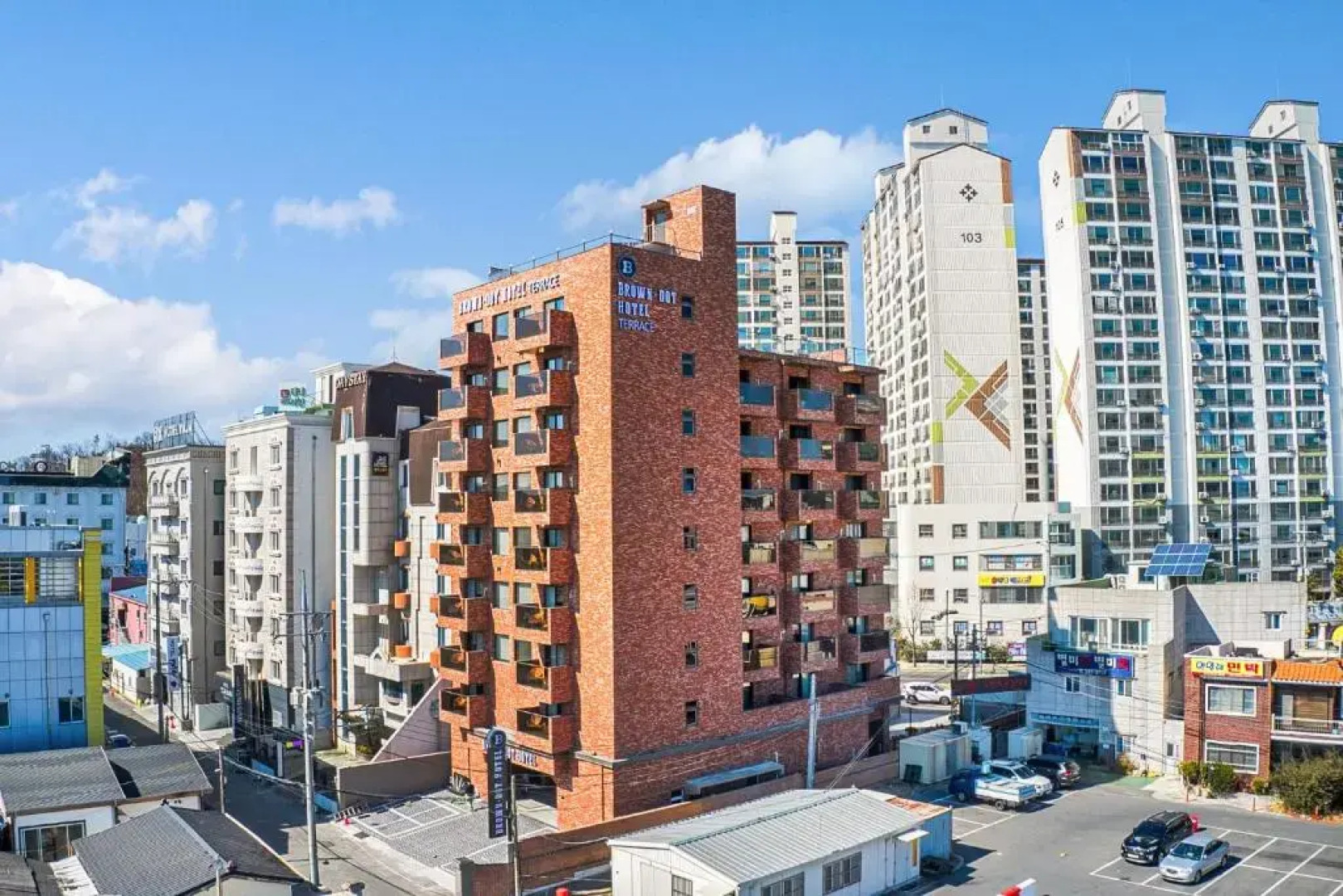 Pohang Terminal Brown Dot