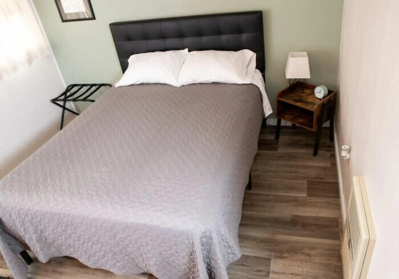 East Side Motel & Cabins