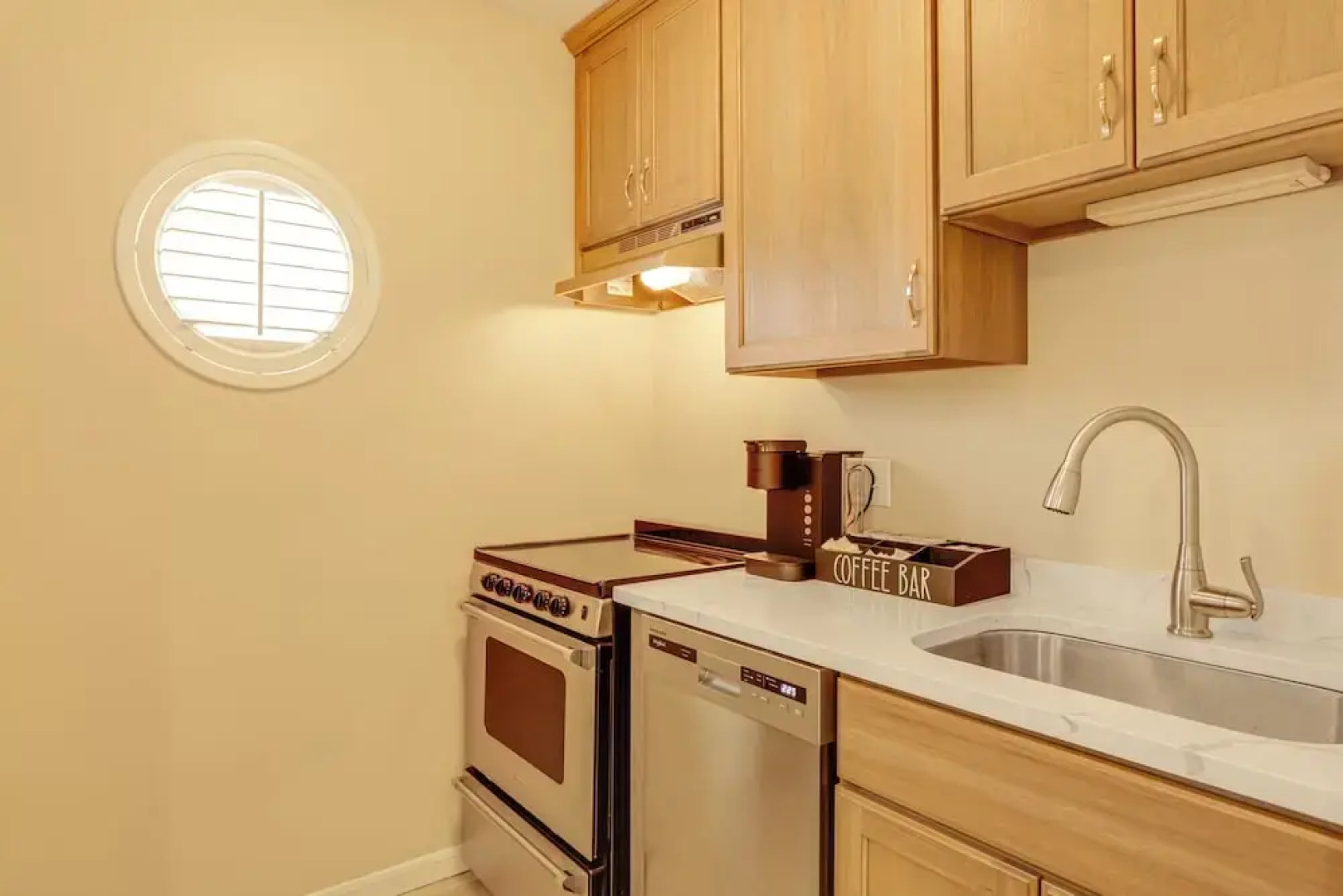 1 Mi to Mohegan Sun: Studio w/ Golf Course Views