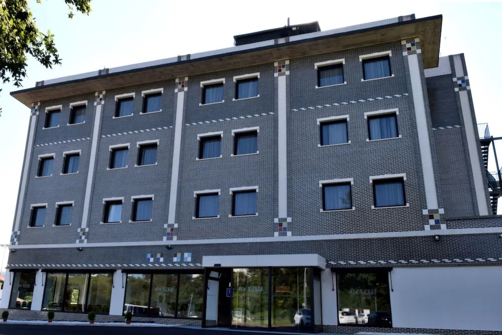 Отель New Bilbao Airport