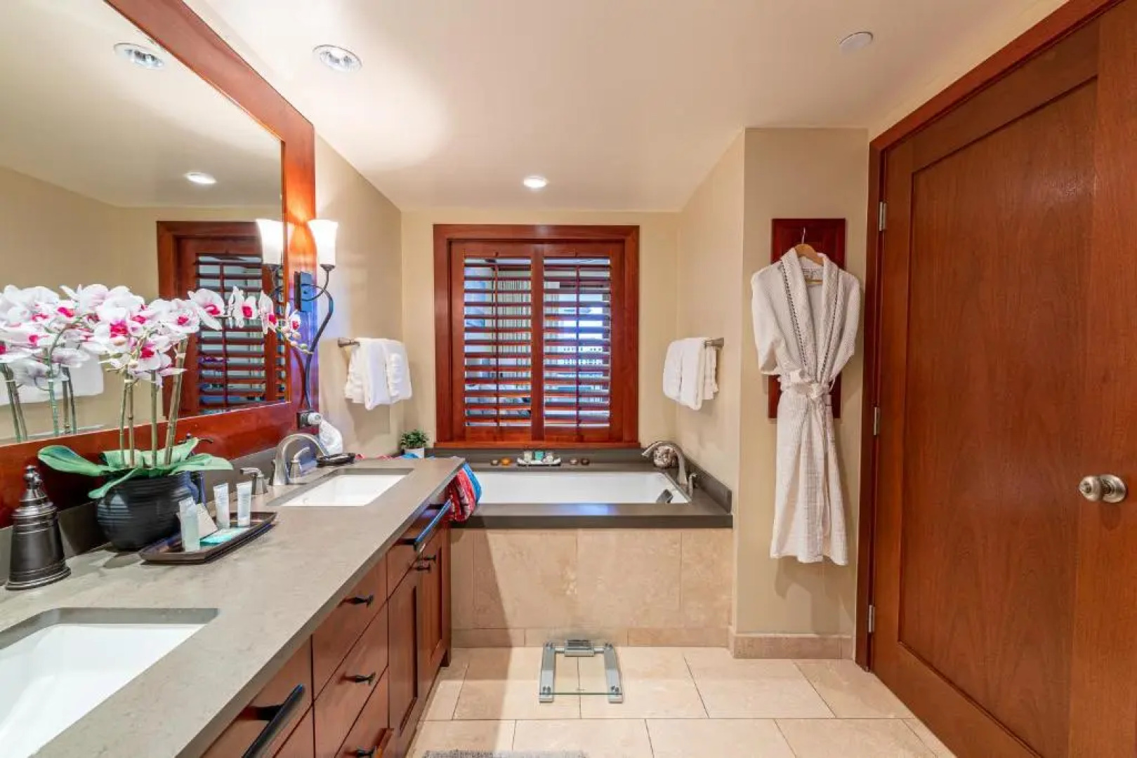 Luxurious Ocean View Beach Villa B-903 at Ko'Olina Beach Villas