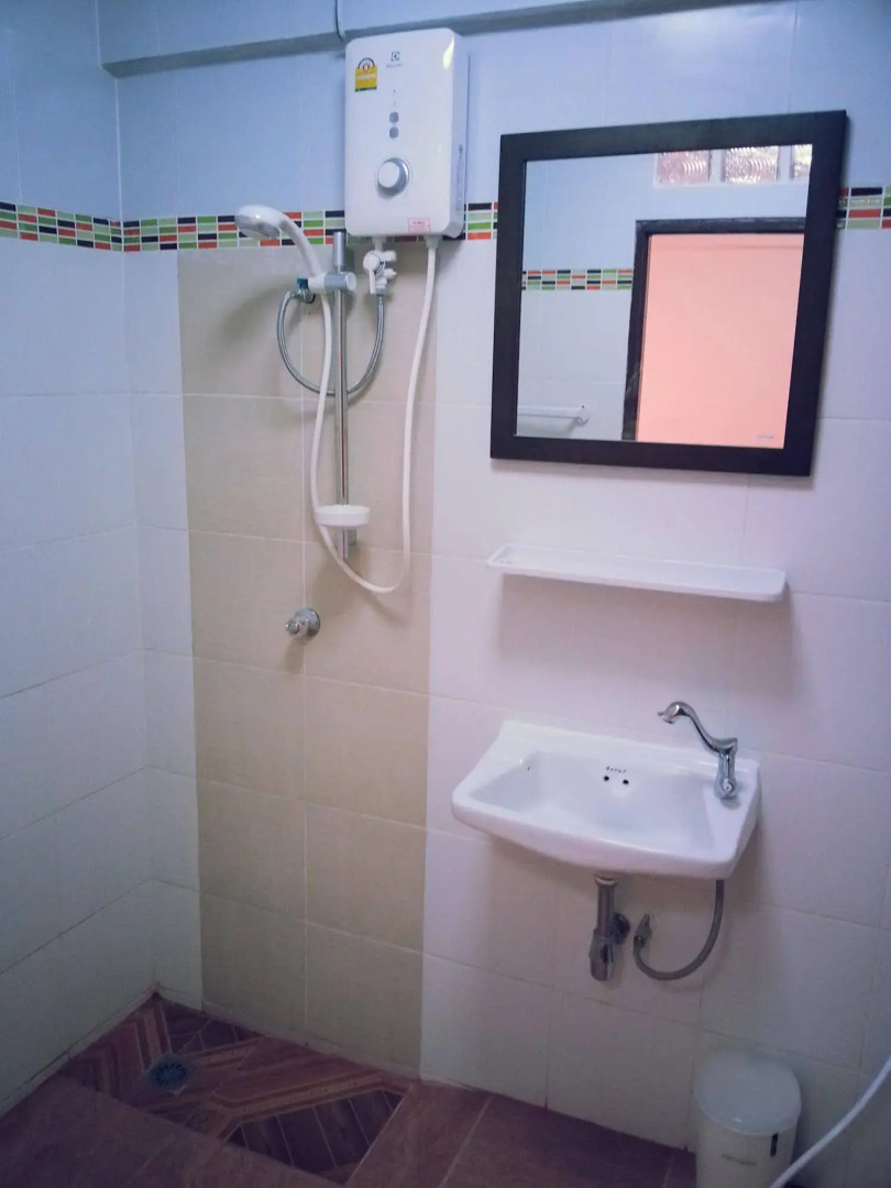 OYO 963 Sunshine Guesthouse