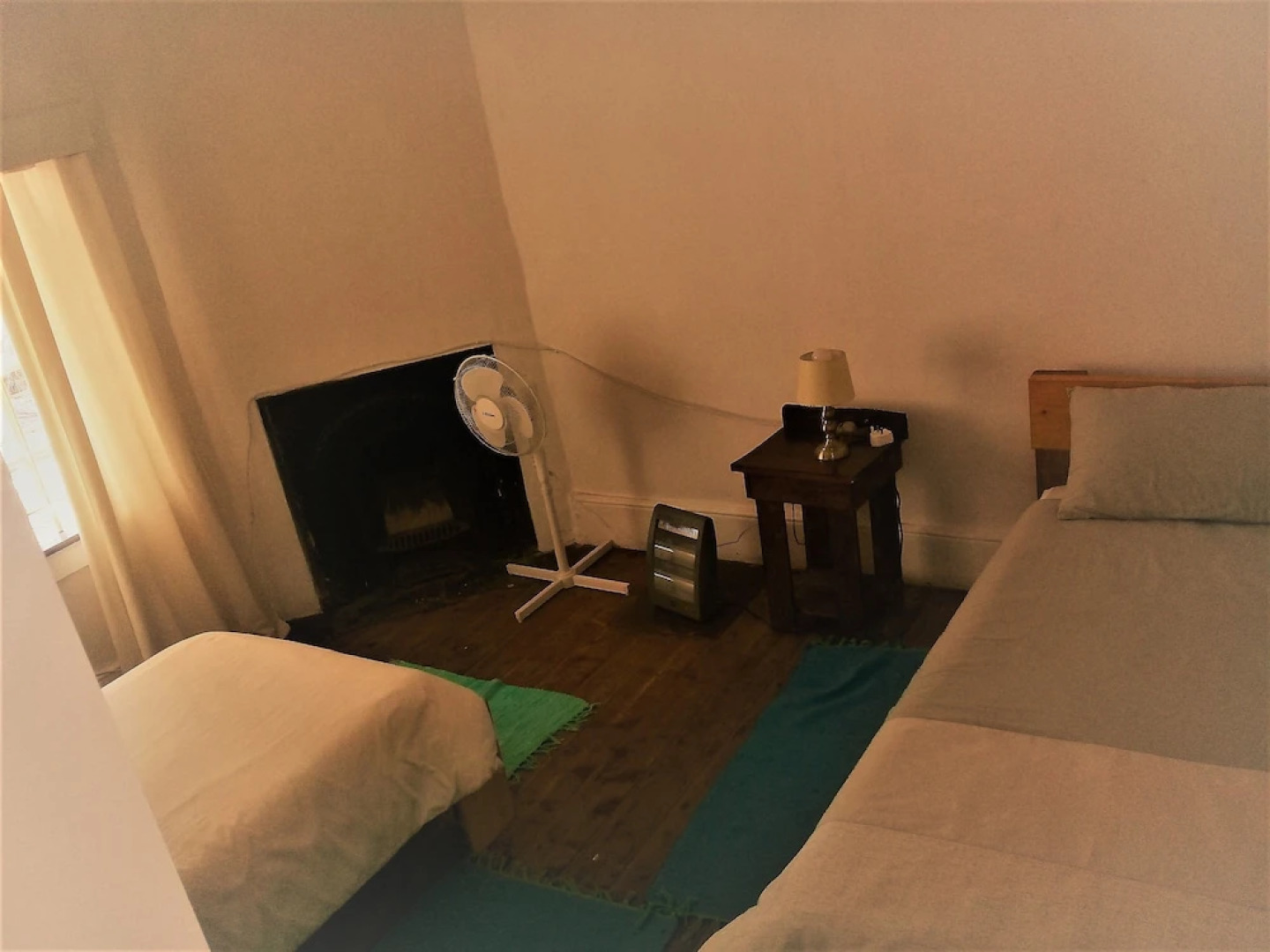 Stone Circle Lodge & Backpackers