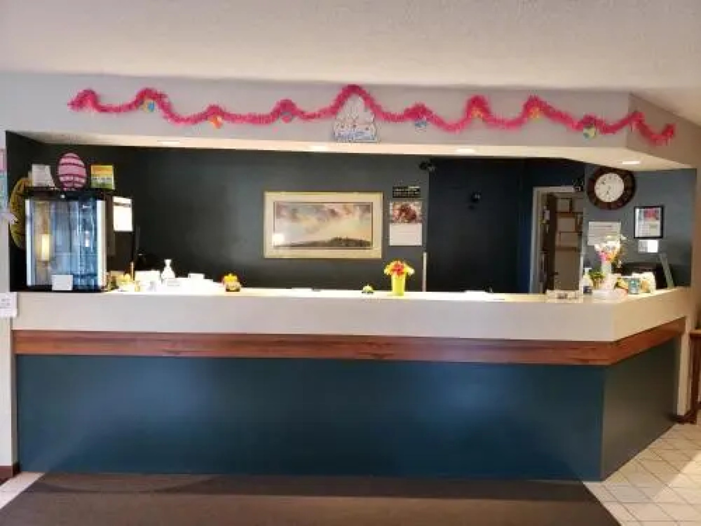 The Center Lodge and Jacuzzi Suites