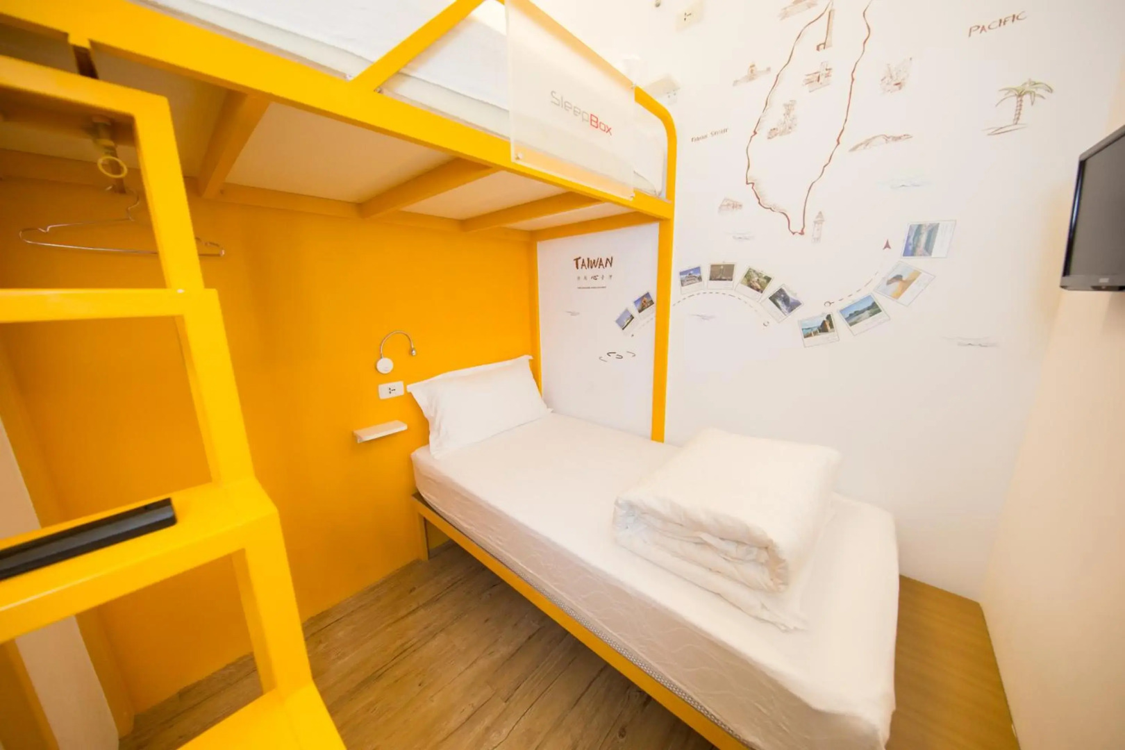 SleepBox Hotel - Ximen
