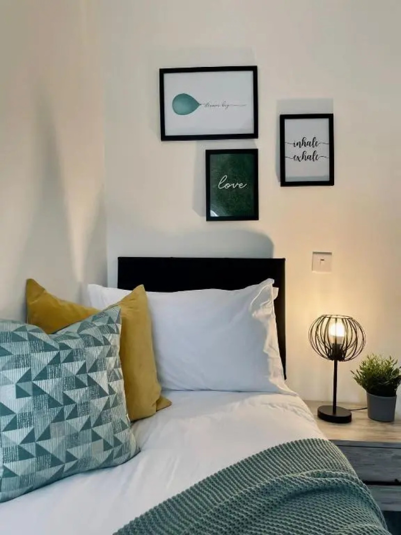 Taff Valley Cottage by StayStaycations