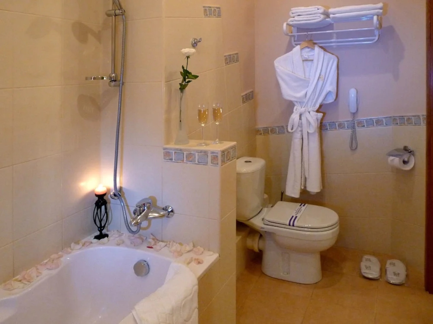 Отель «Эней»