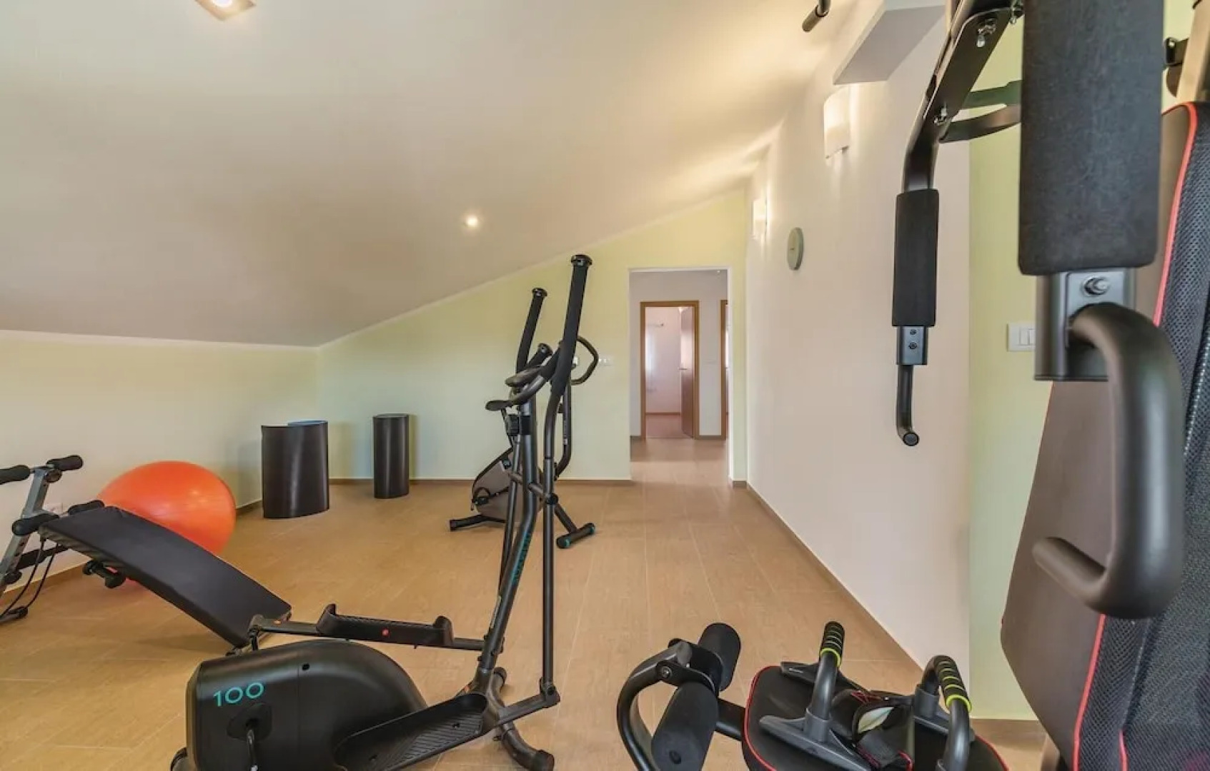 Awesome Home in Marcana with Hot Tub, Sauna & 6 Bedrooms