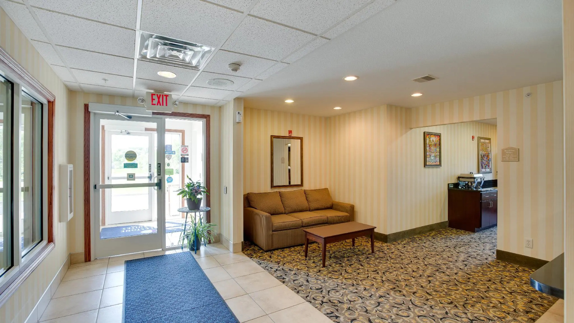 Cobblestone Inn & Suites - Clintonville