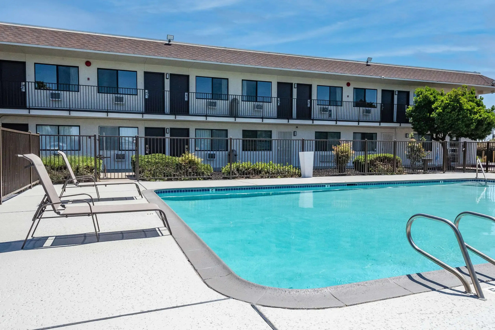 Econo Lodge Stockton near I-5 Fairgrounds