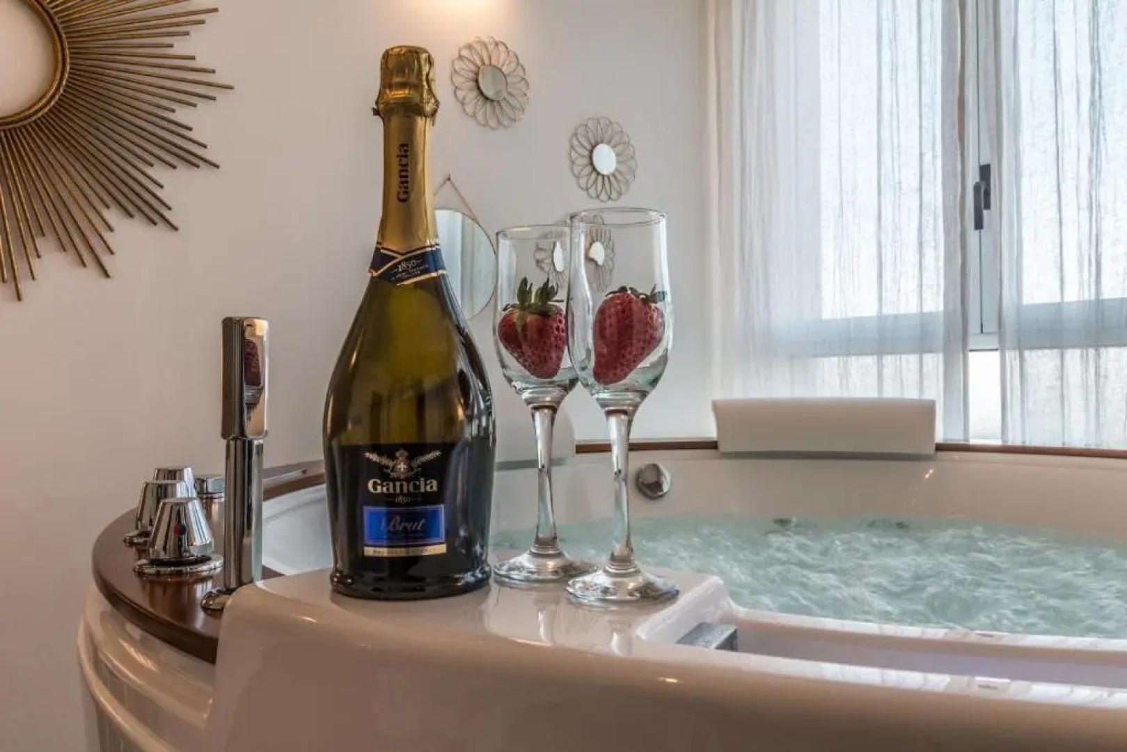 4 Star Bologna Train Station - Self Check-In