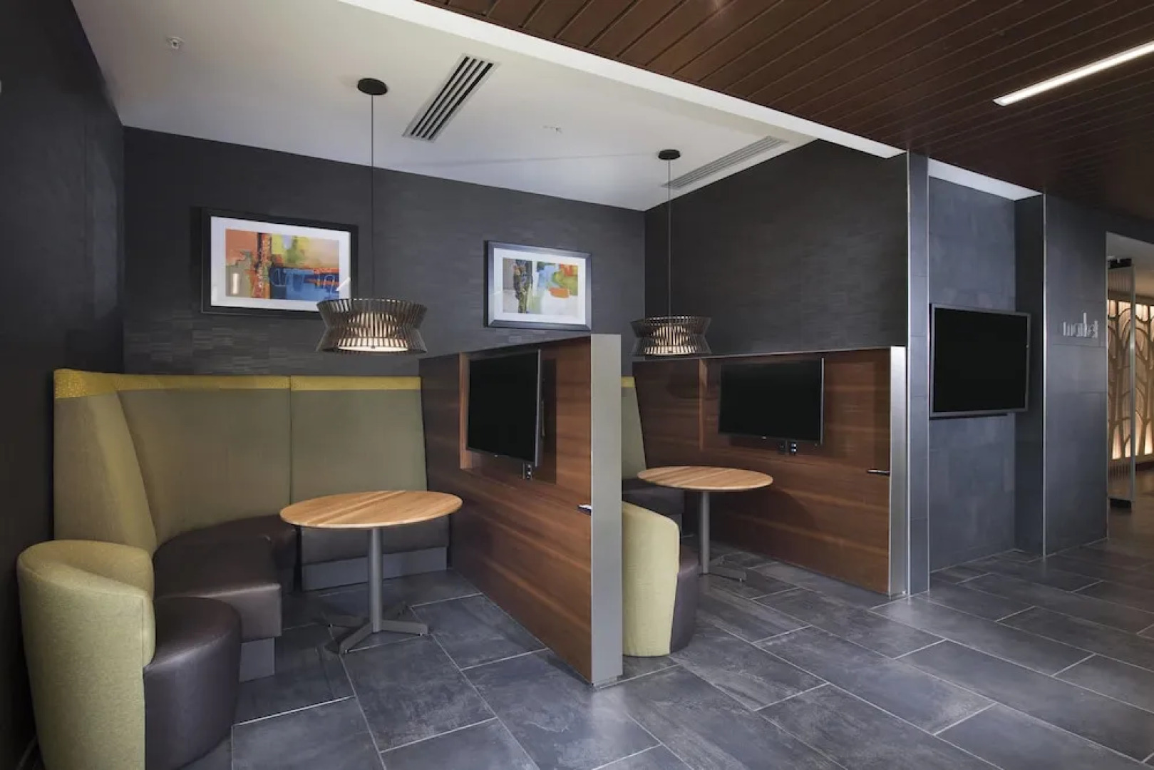 Courtyard Atlanta Alpharetta/Avalon Area