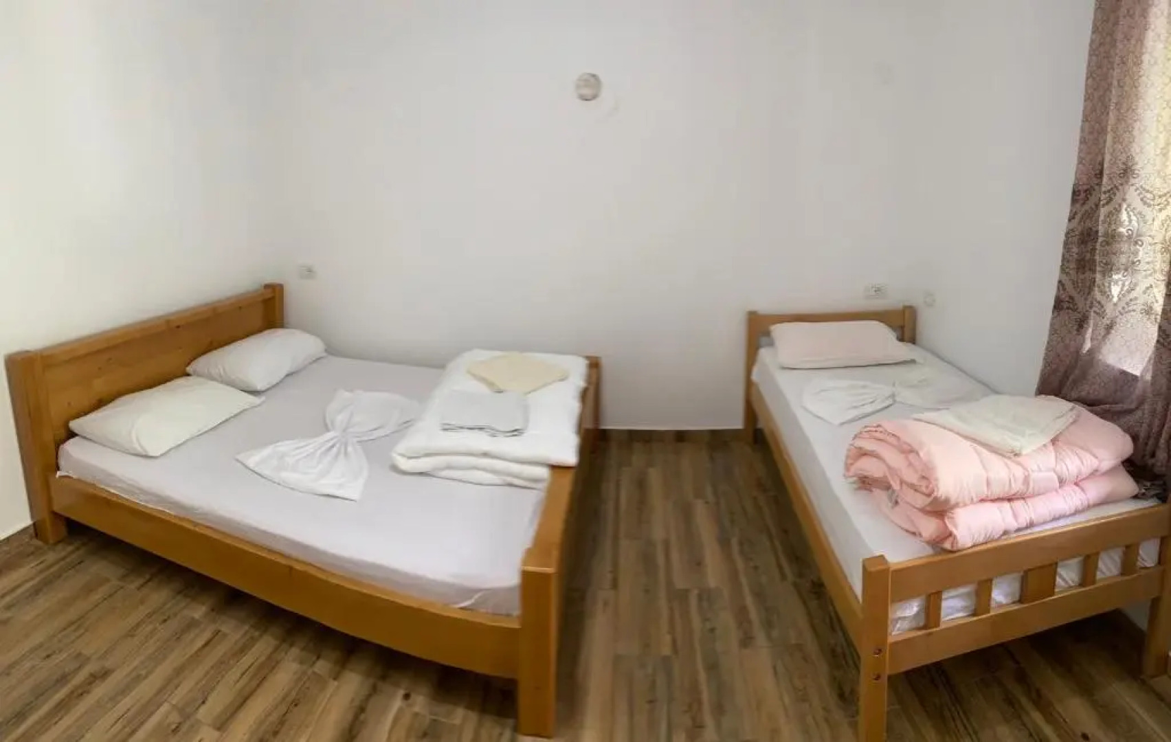 Lazer Cardaku Guest House