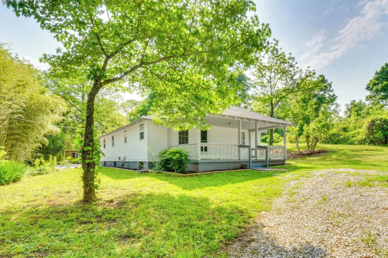 Seneca Vacation Rental w/ Grill Near Lake Hartwell