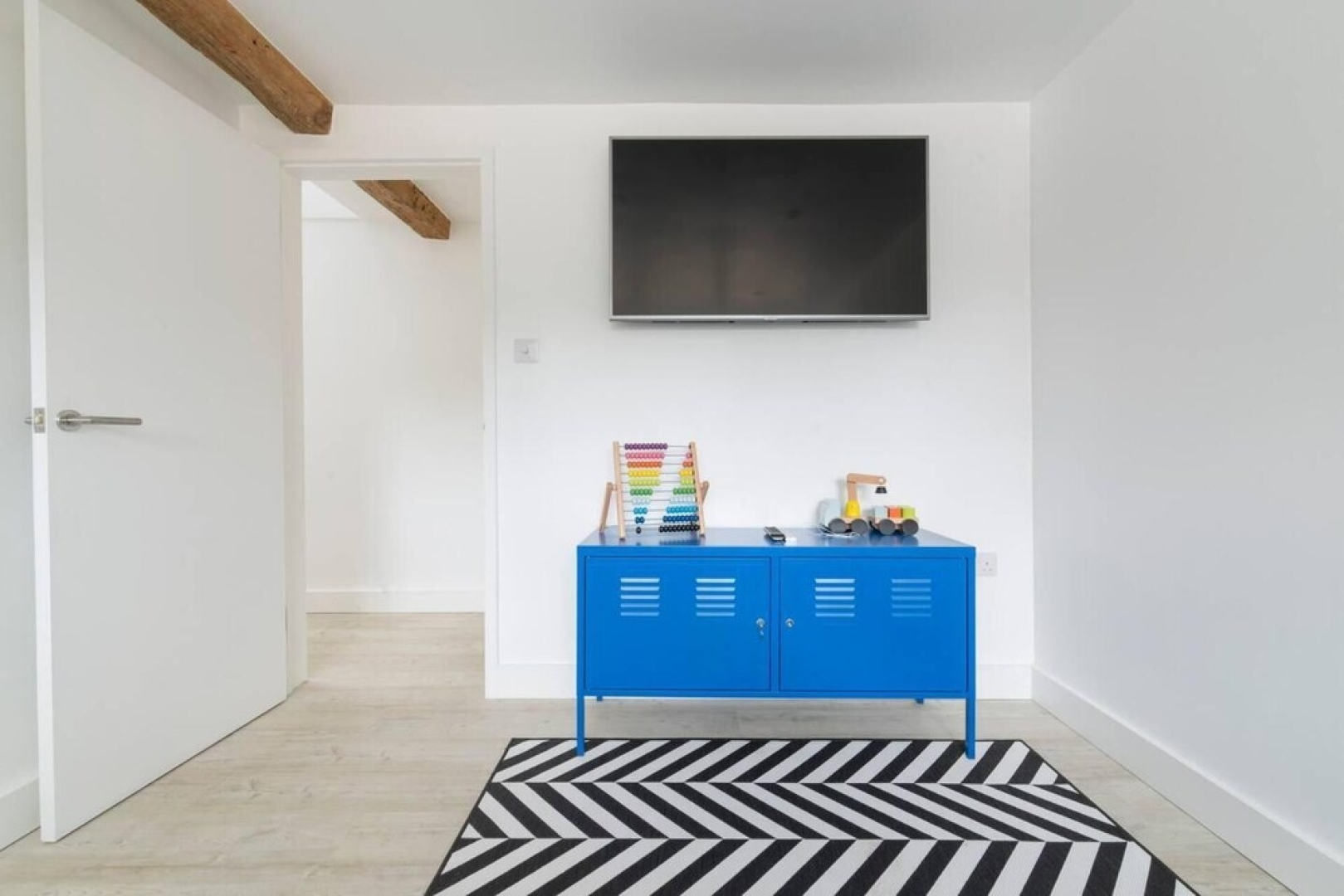 Simple Coastal Luxury Near Southwold Sleeps 10