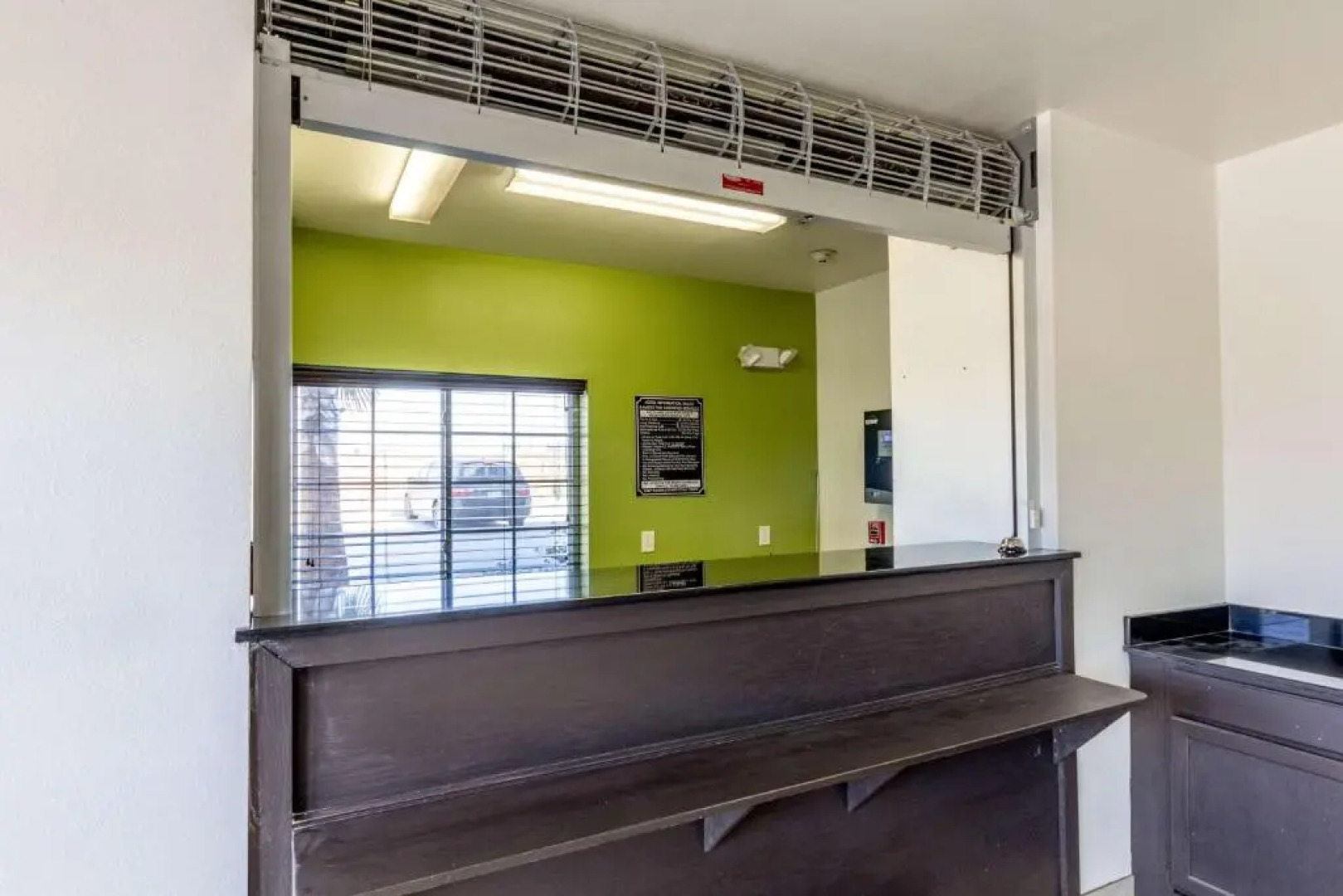 Super 8 by Wyndham Kenedy