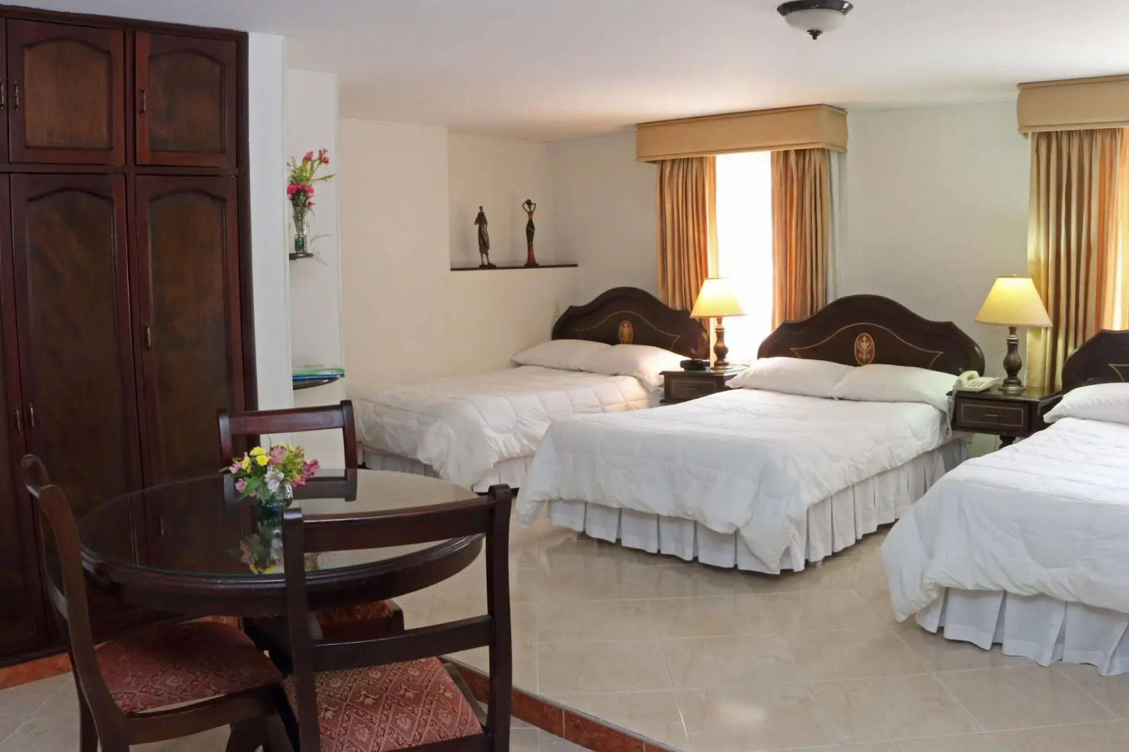 Hotel Plaza Versalles