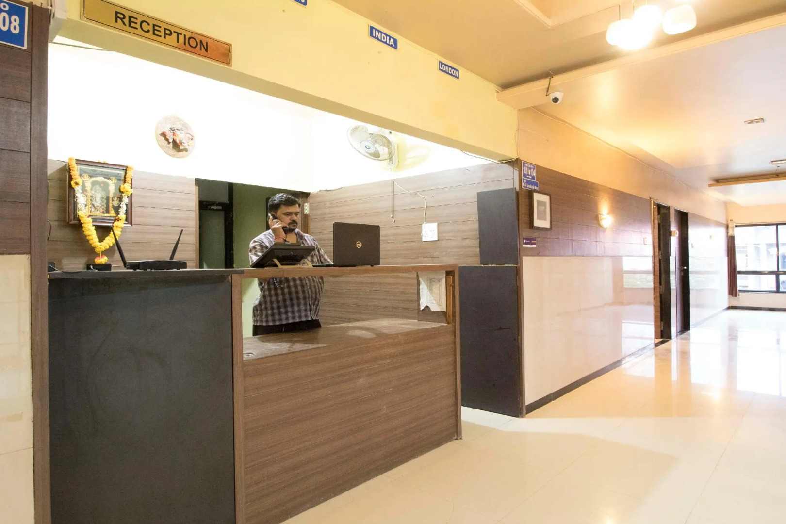 OYO SLP013 Savan And Sapna Lodging