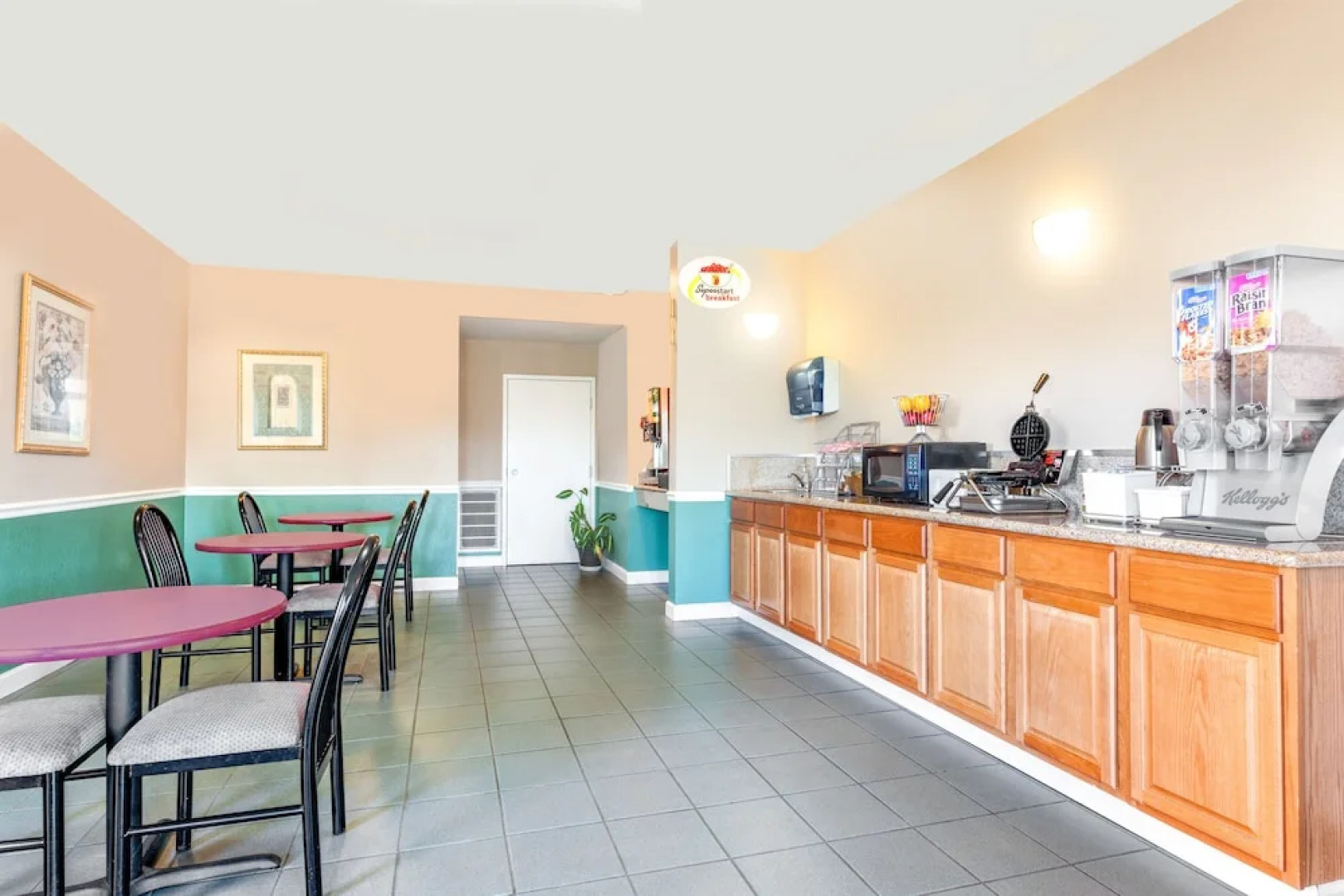 Super 8 Madison/Ridgeland Area