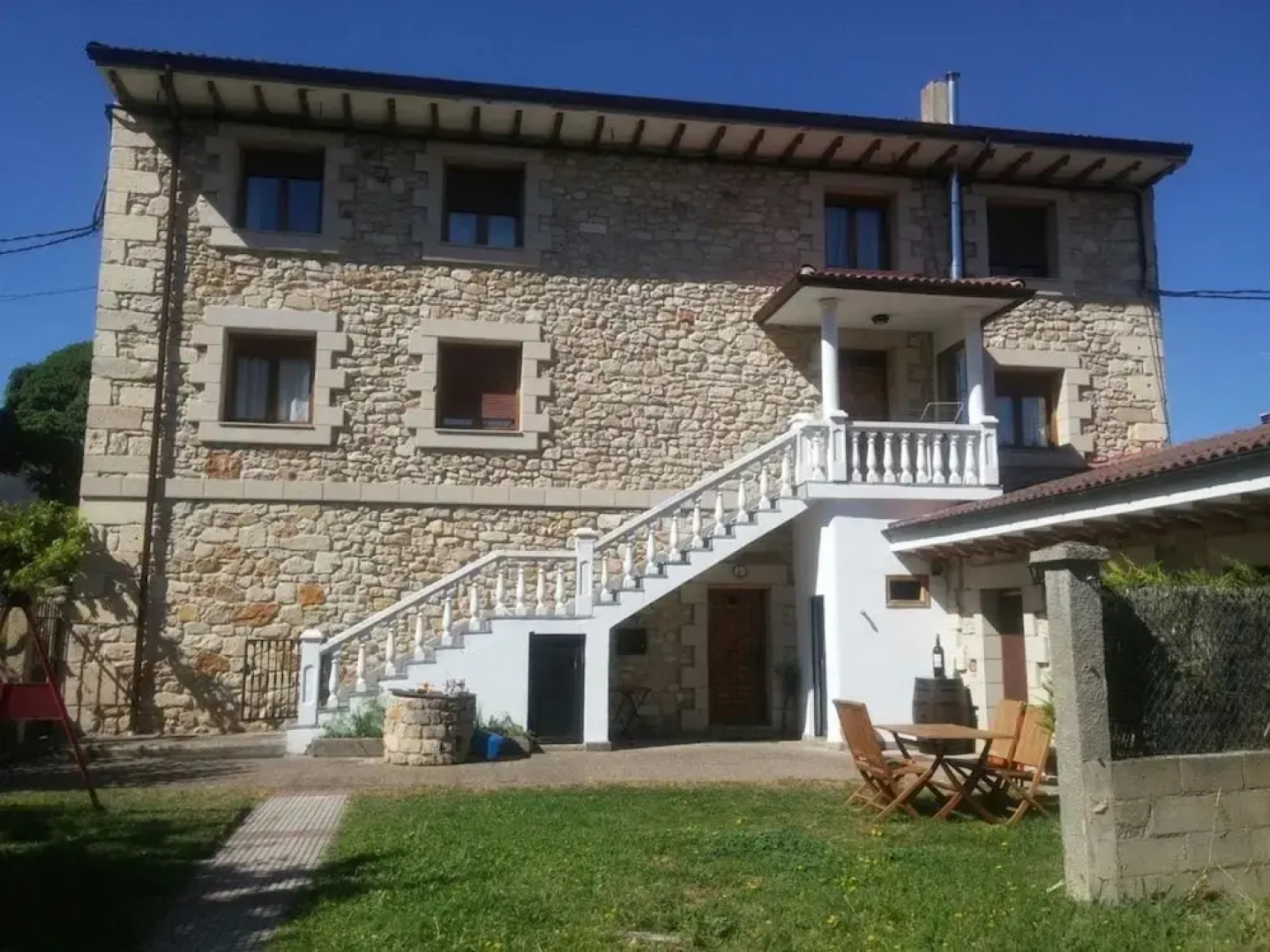 House With 4 Bedrooms in Nofuentes, With Wonderful Mountain View and Wifi - 45 km From the Slopes