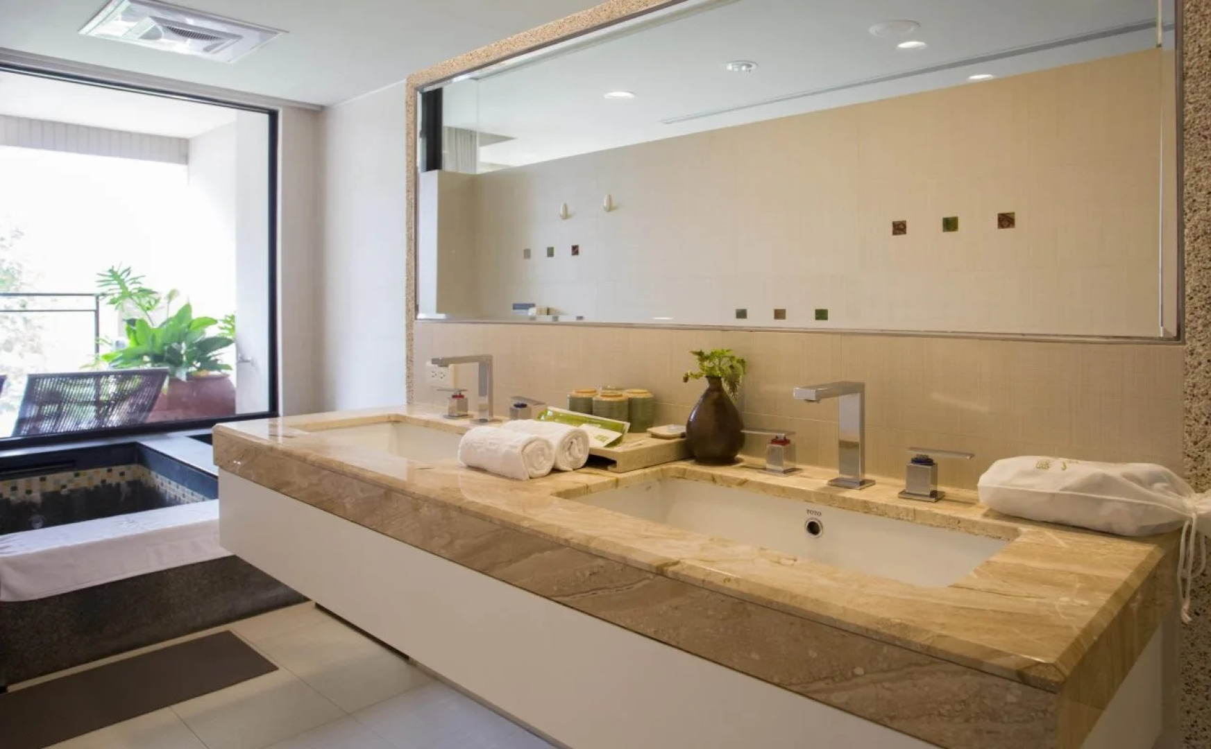 Tai Yi Red Maple Resort