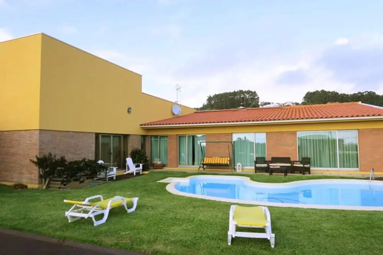 Moradia de Luxo com Piscina na Póvoa de Varzim