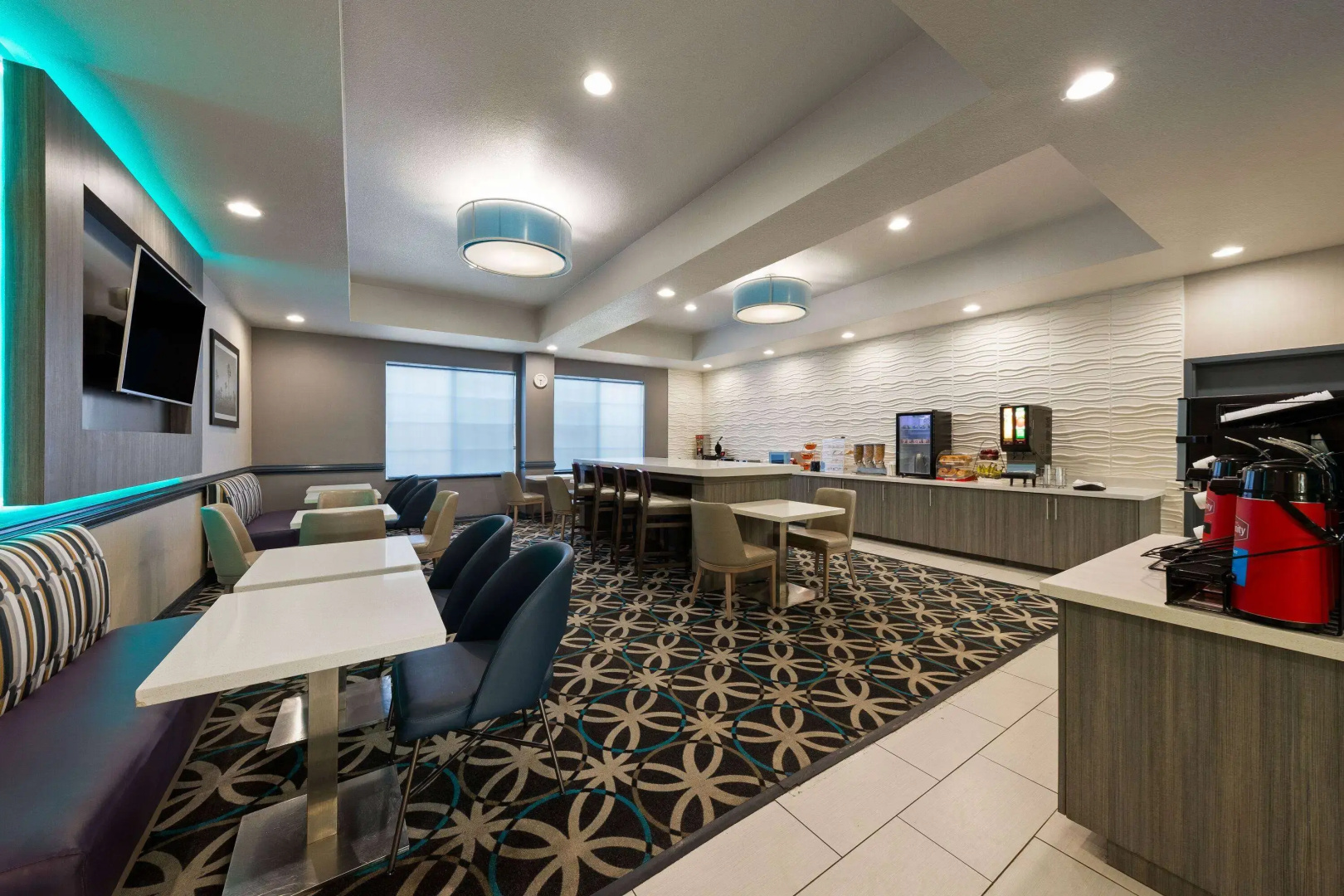 La Quinta Inn & Suites by Wyndham Ft. Worth - Forest Hill TX