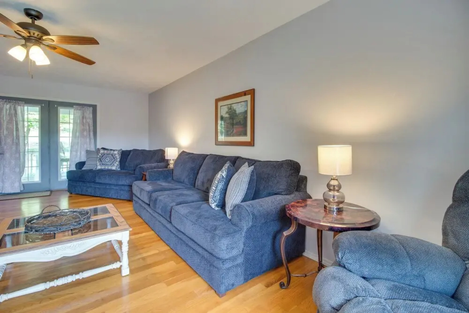 Spacious White Rivers Jewel: Fishing Haven!