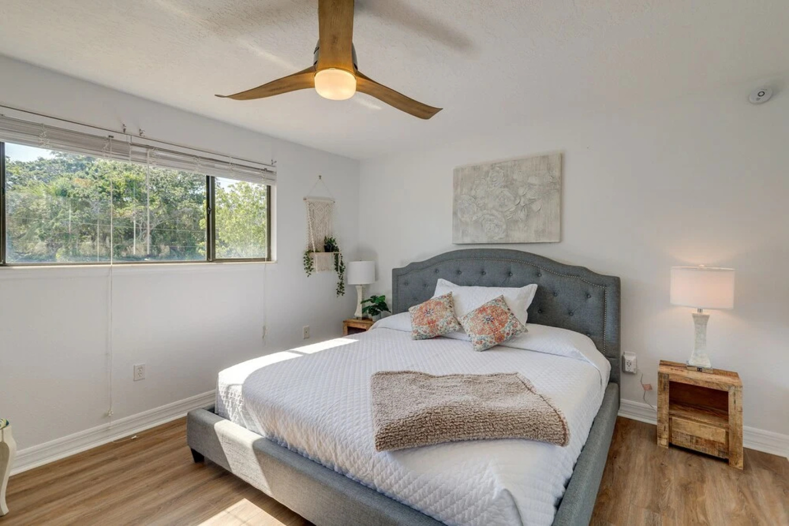 Breezy Cape Canaveral Townhome ~ 1 Mi to Beach!