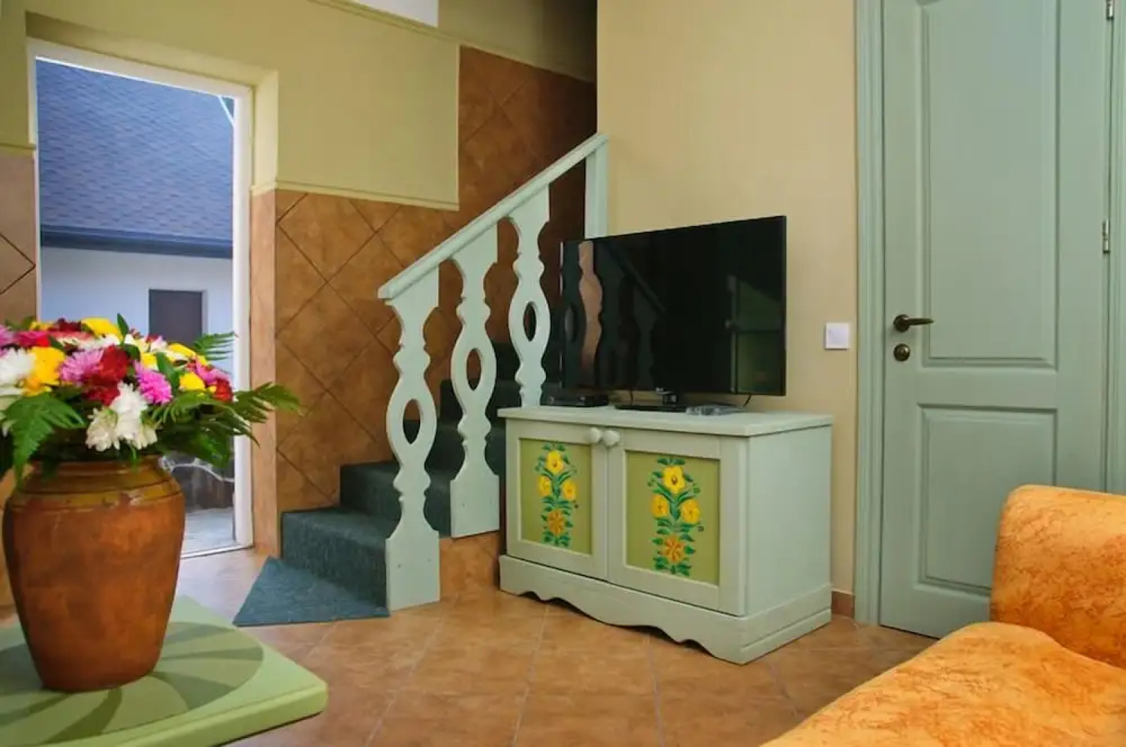 Отель «Кривое озеро»