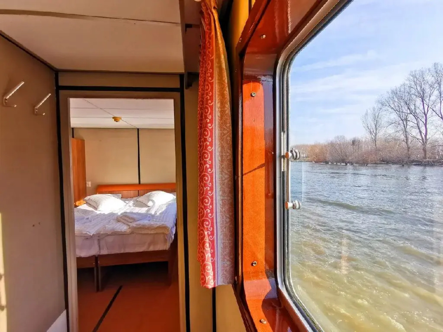 MS DIANA - Nava de croaziera pe Dunare