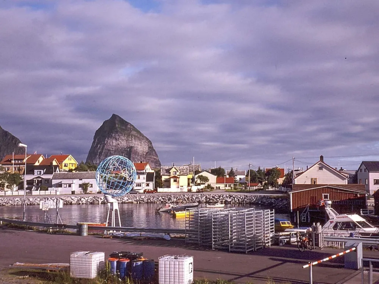 Holiday Home in Austbø