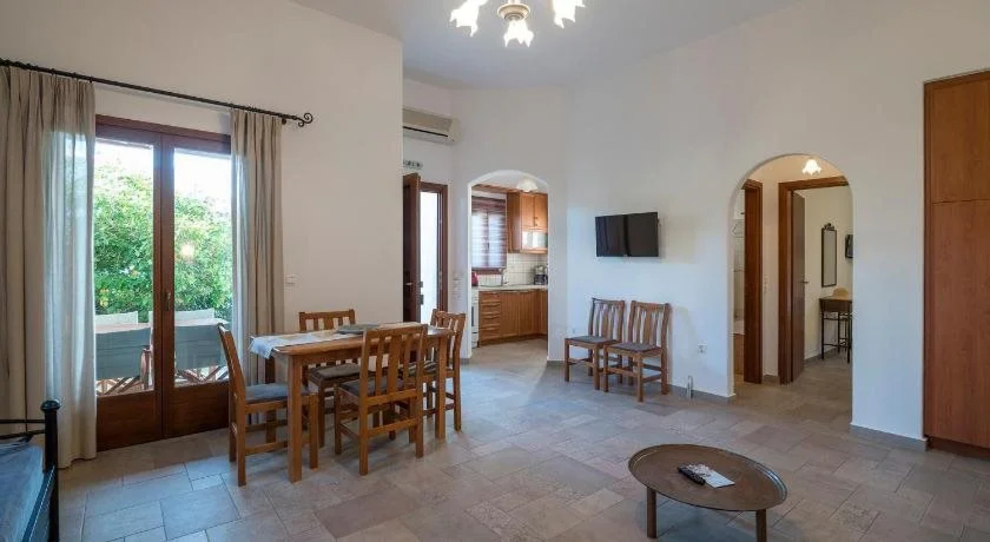 Anemonisia Skyrian Living