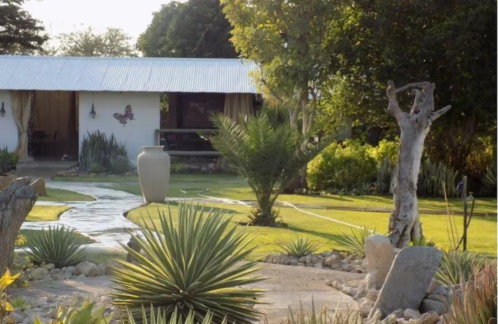 Eldorado Guest House & Camping