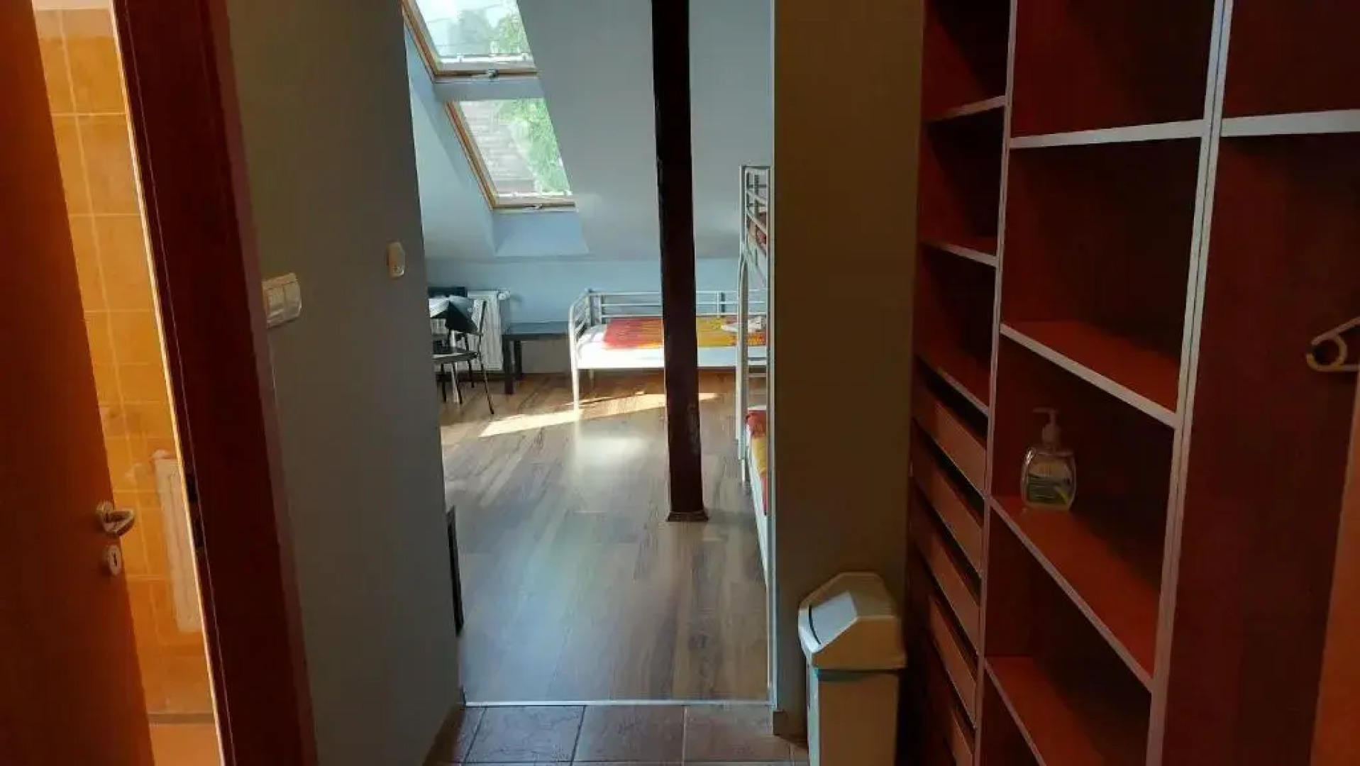 Vadgesztenye Youth Hostel