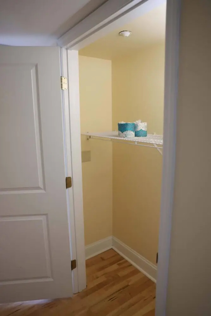 Cozy Off Campus Stay Near Everything