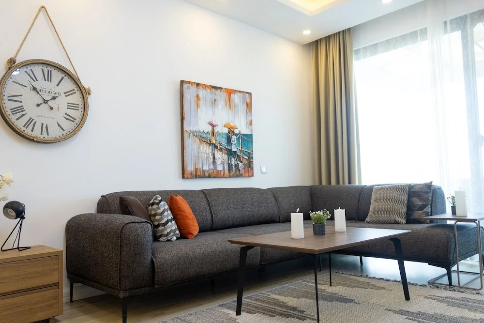 Elegant Two-bedroom Apartment in Upscale Surroundings