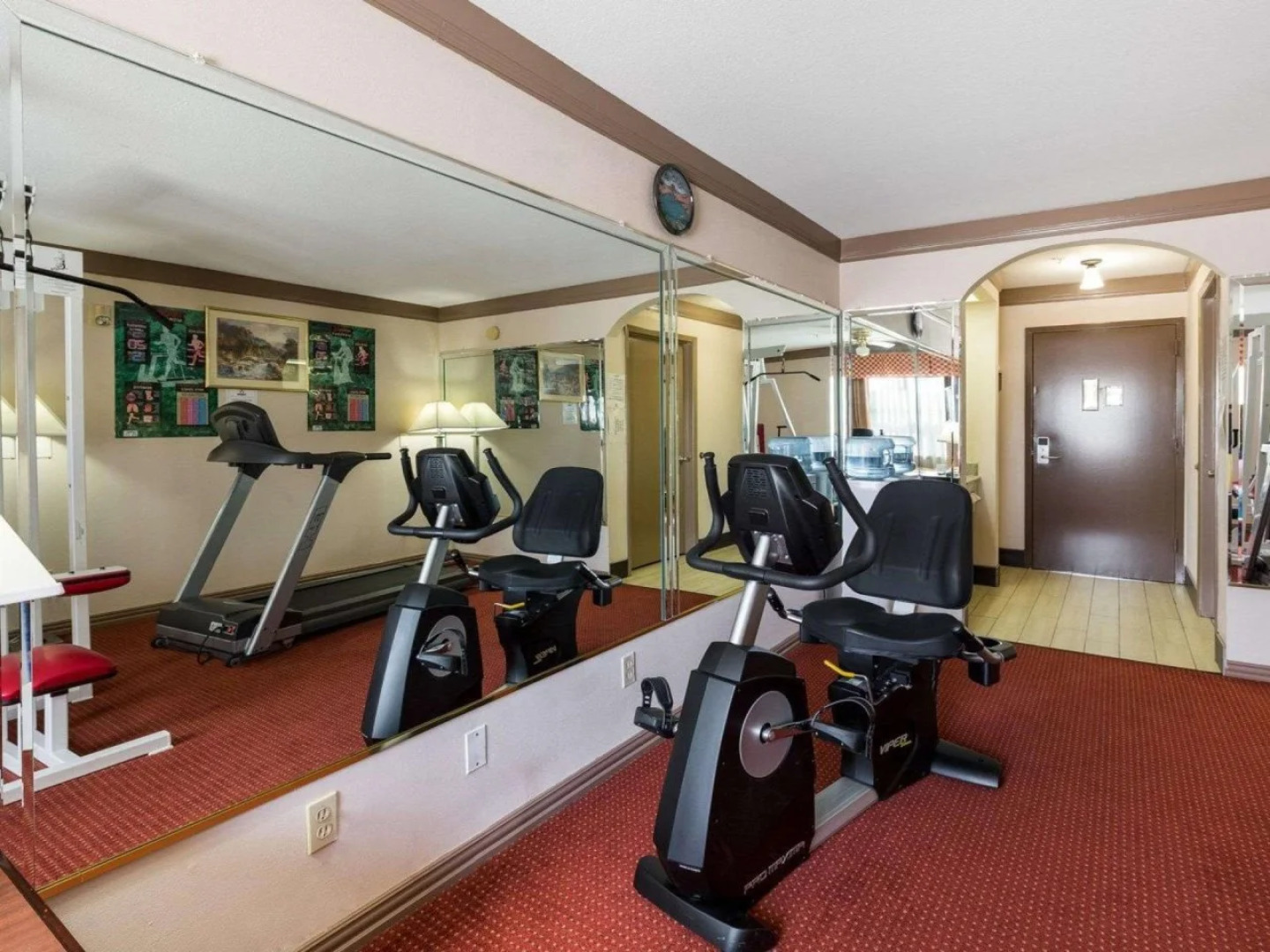 Days Inn by Wyndham Rosenberg