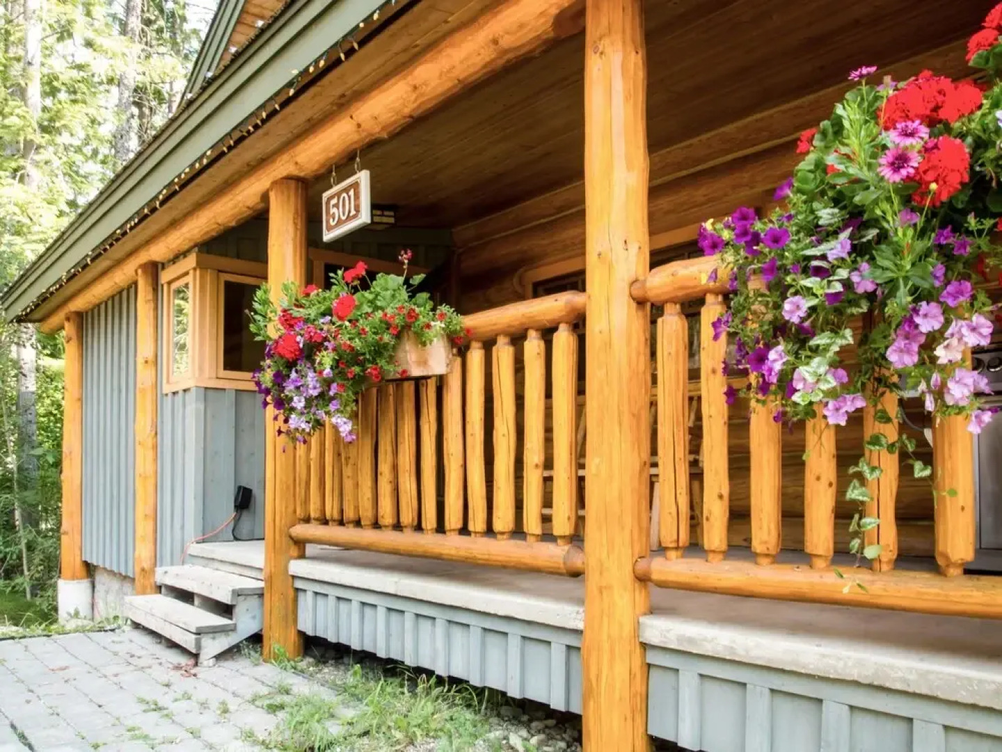 Snow Creek Cabins by Fernie Lodging Co.