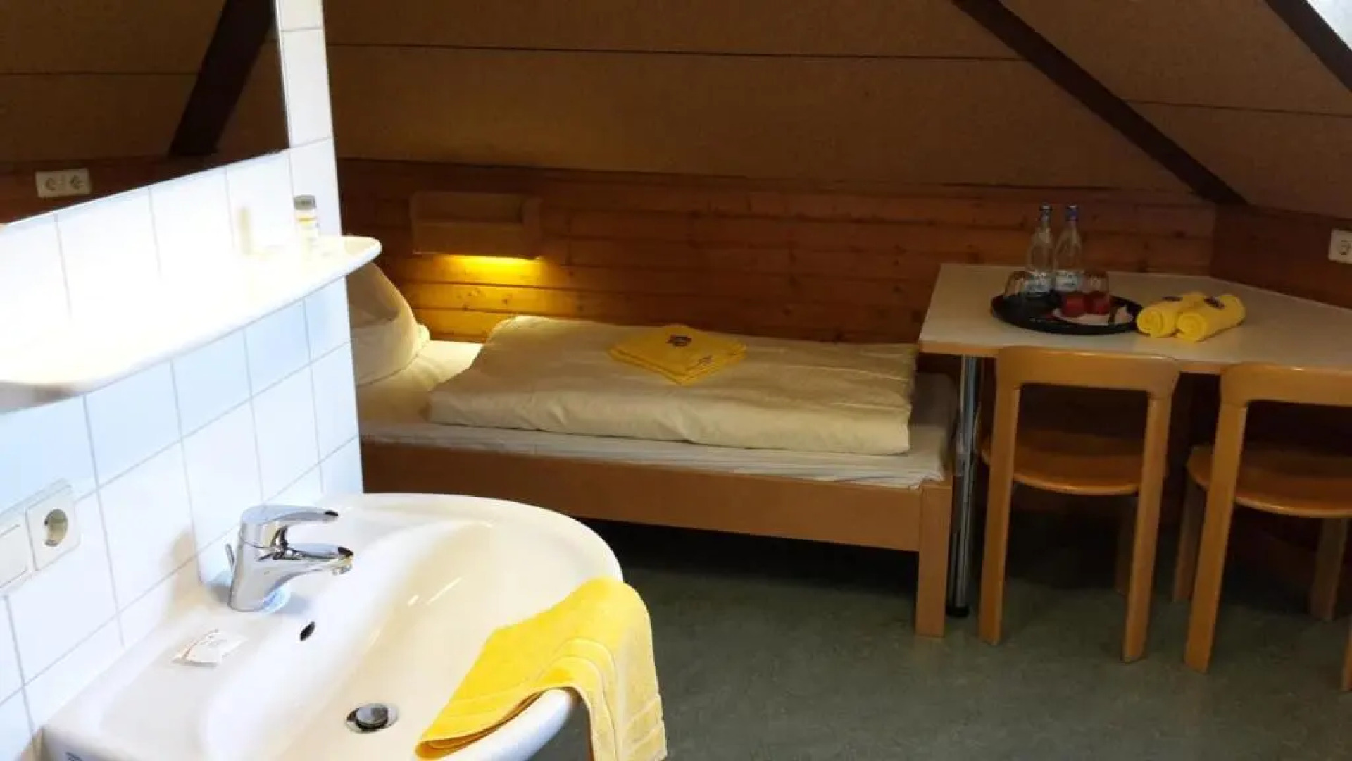 Hellmut Wamer Youth Hostel Lorrach