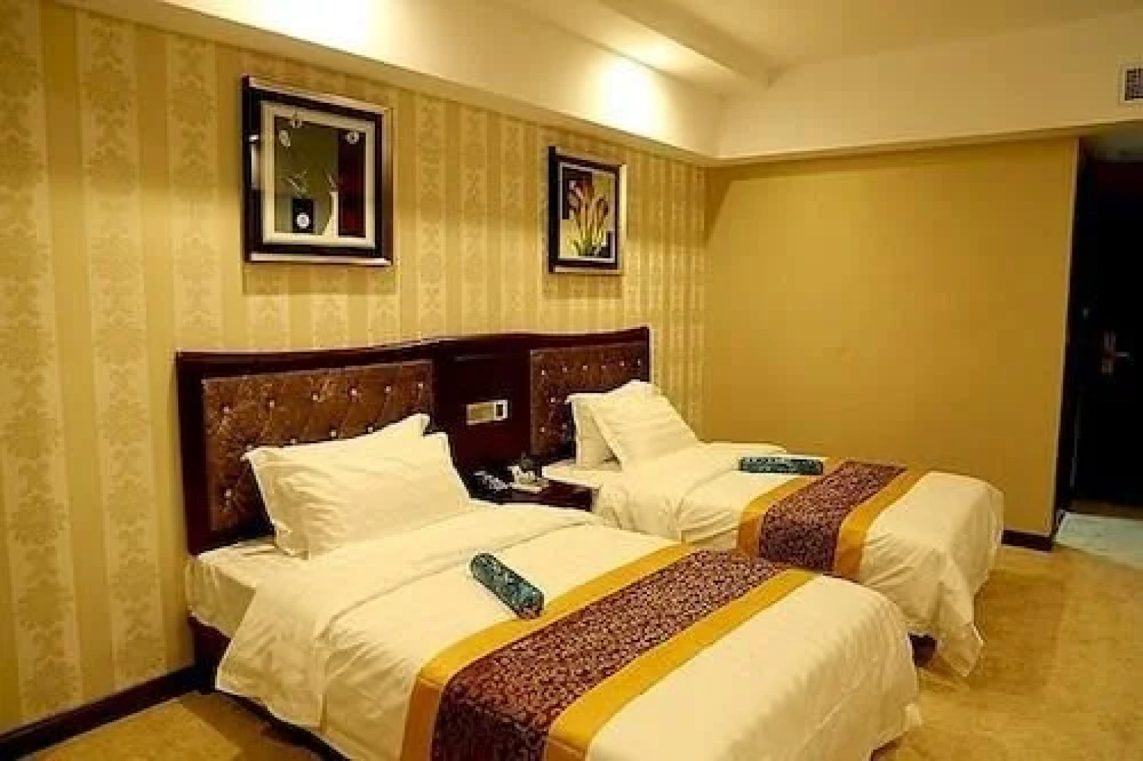 Nanlin Holiday Hotel