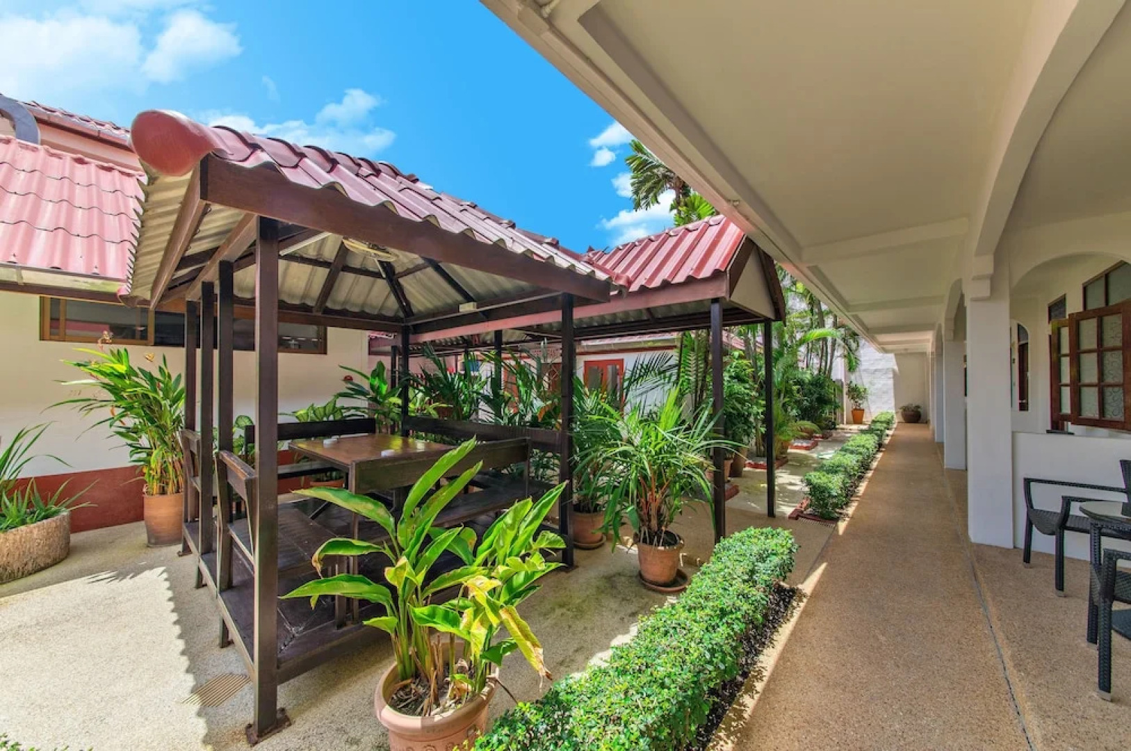 Panda Hotel（Patong Beach）