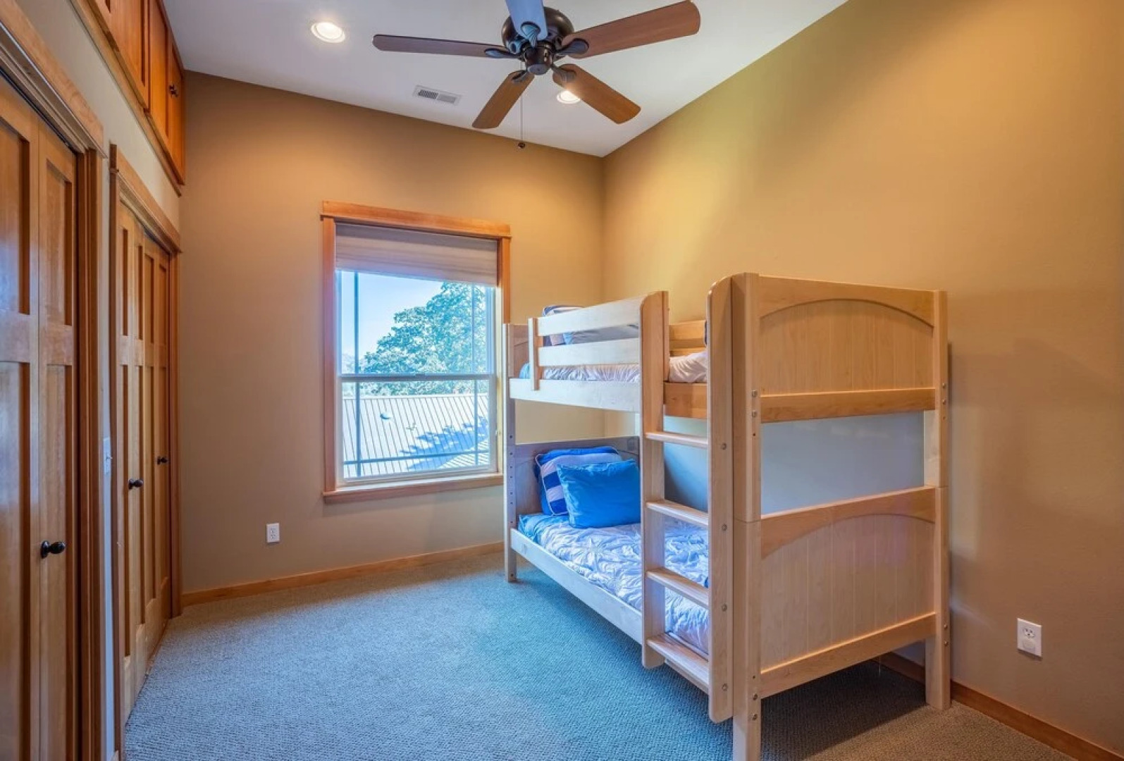 River Watch Getaway 3 Bedroom Townhouse by RedAwning