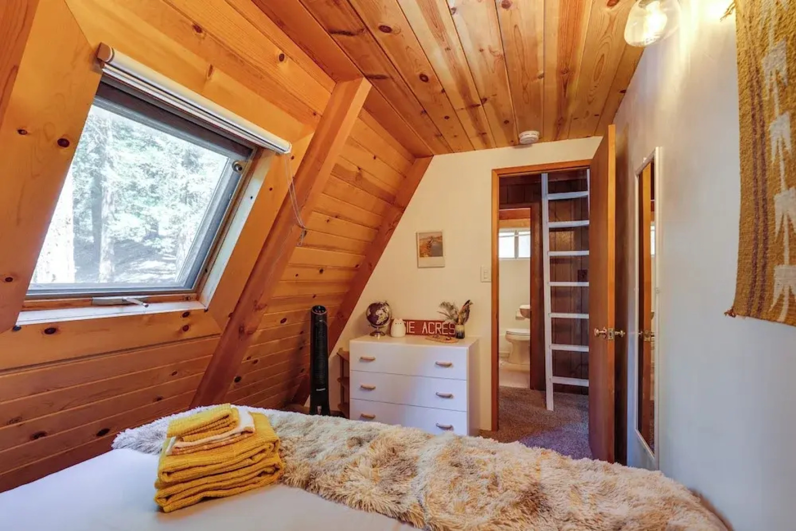 Decks, Grills + Fire Pit: Camp Connell Hideaway!