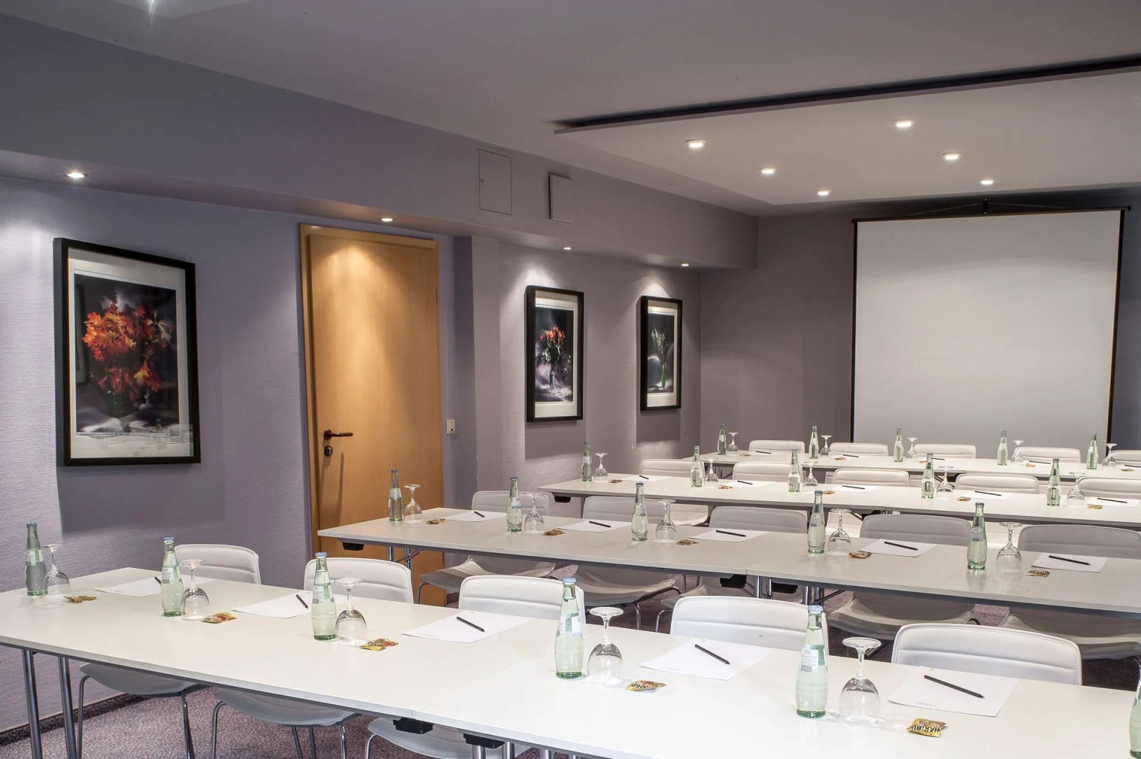 Airport Hotel by The New Yorker