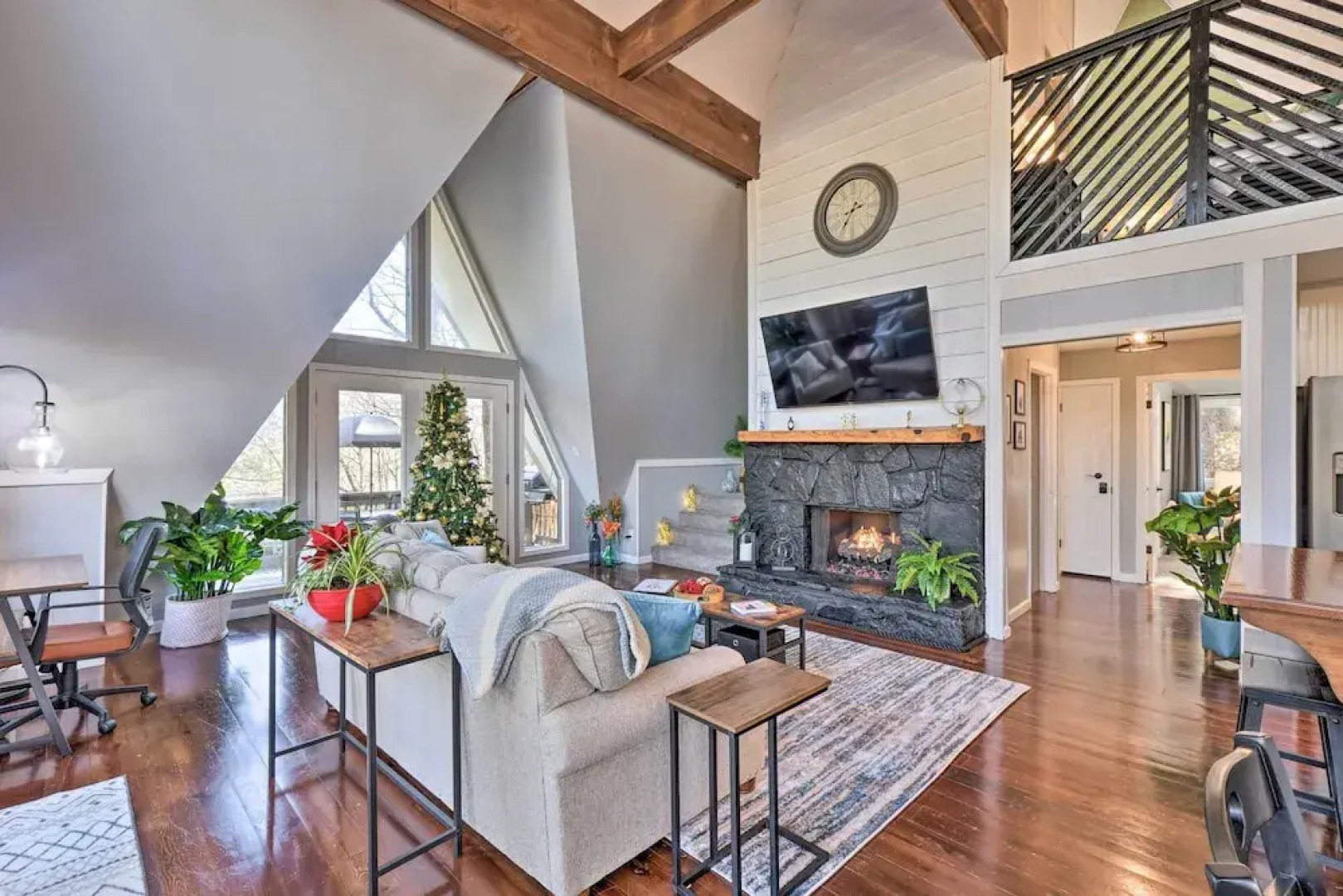 Spacious & Newly Remodeled A-frame w/ 2 Decks