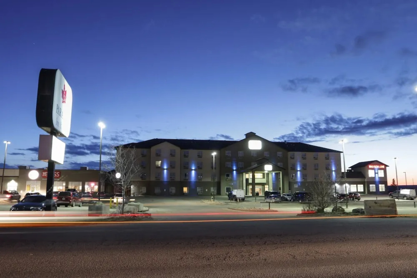 Paradise Inn & Suites Valleyview